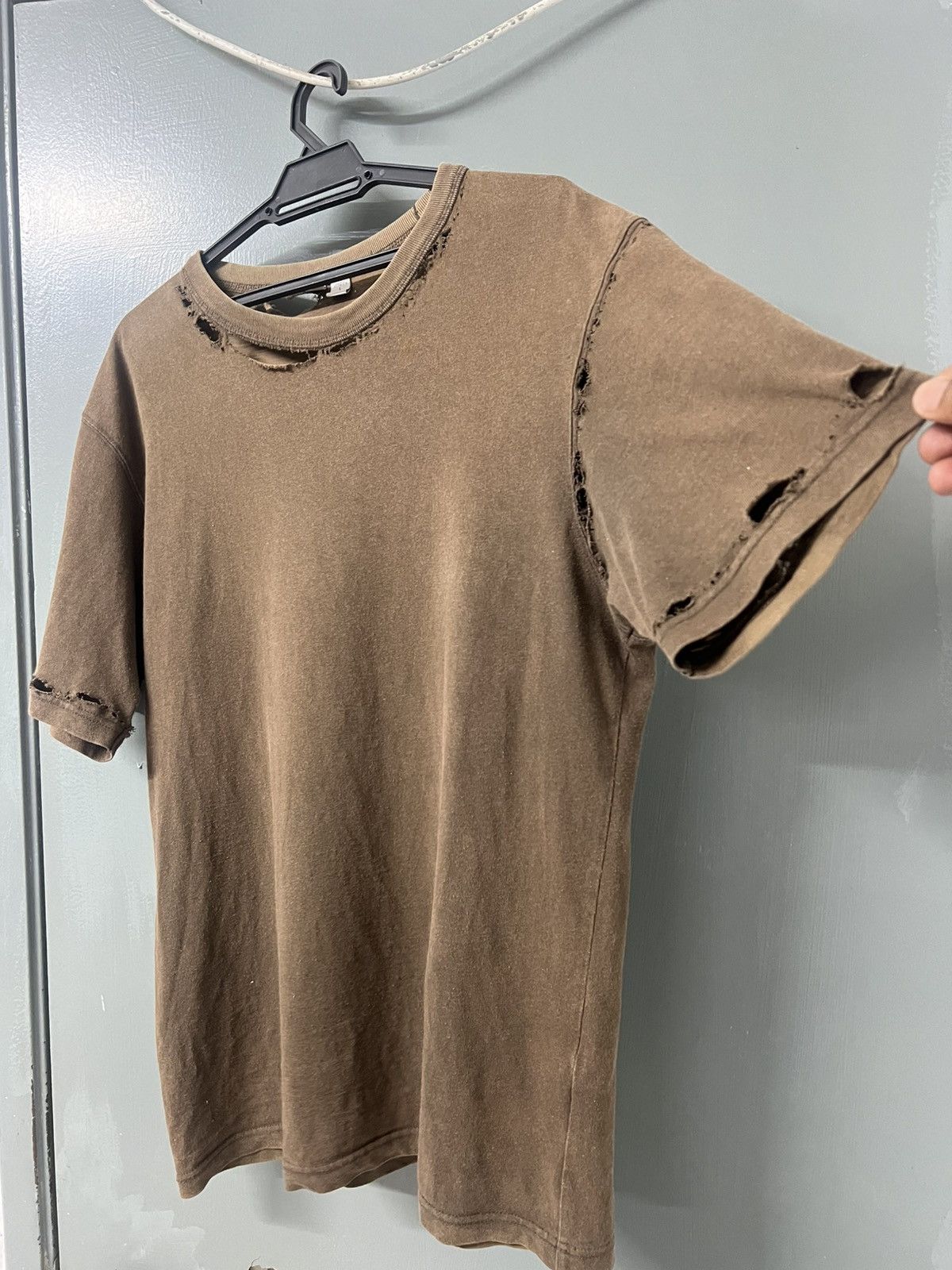 Uniqlo THRASHED SUN FADED UNQLO ERD GRUNGE Size US L / EU 52-54 / 3 - 1 Thumbnail