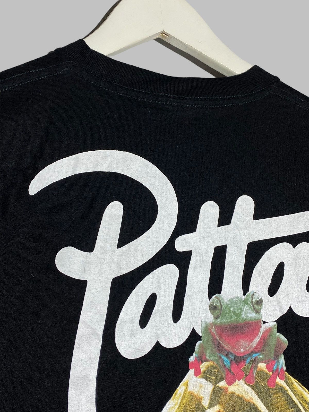 Patta 🔥 PATTA WE ARE ALL IN THIS TOGETHER TURTLE ANIMAL TEE 🔥 Size US S / EU 44-46 / 1 - 6 Thumbnail