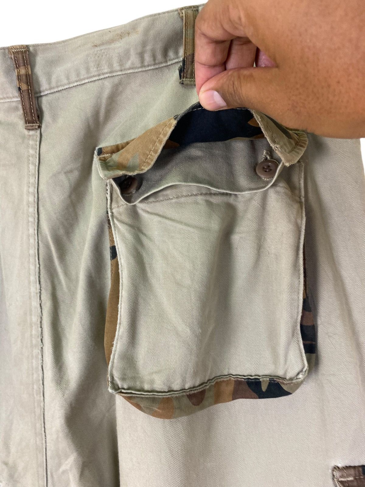 Japanese Brand Oversize Japanese Brand Multi Pocket Camo Cargo Pants Size US 40 / EU 56 - 12 Thumbnail