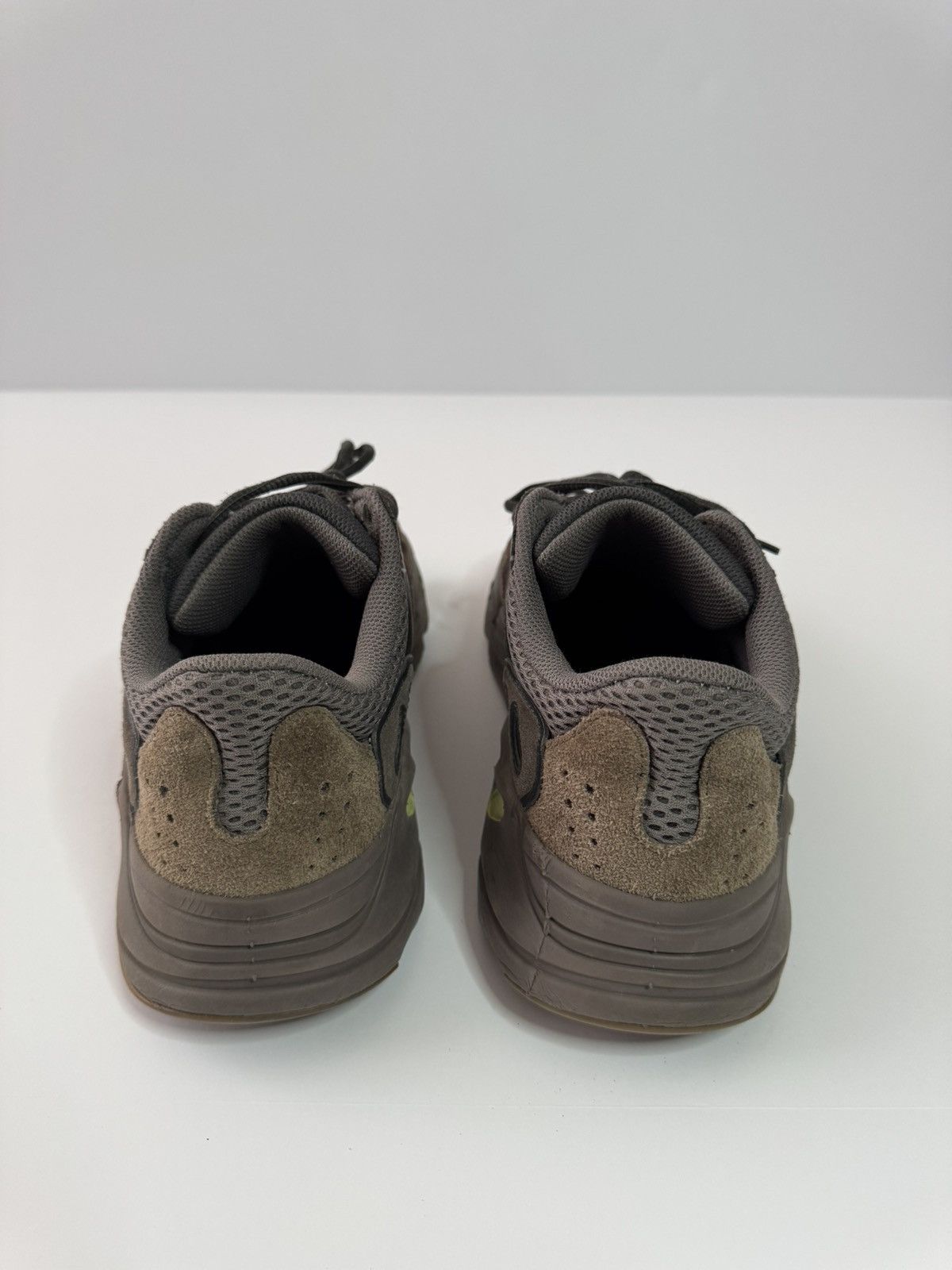 Adidas Adidas Yeezy 700 V1 Mauve Size US 9.5 / EU 42-43 - 6 Thumbnail
