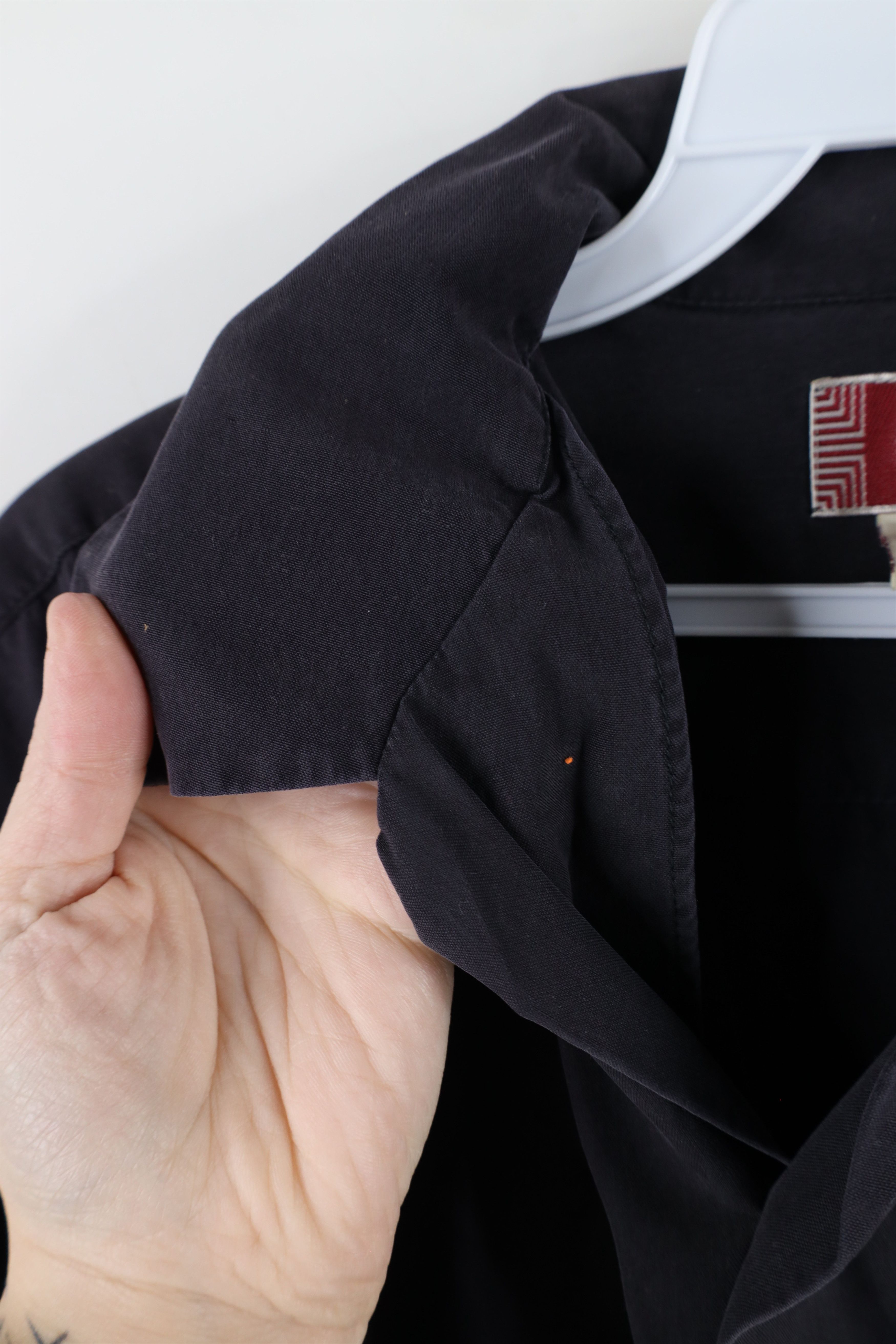 Vintage Vintage 90s Streetwear Looped Board Button Shirt Black Size US S / EU 44-46 / 1 - 6 Thumbnail