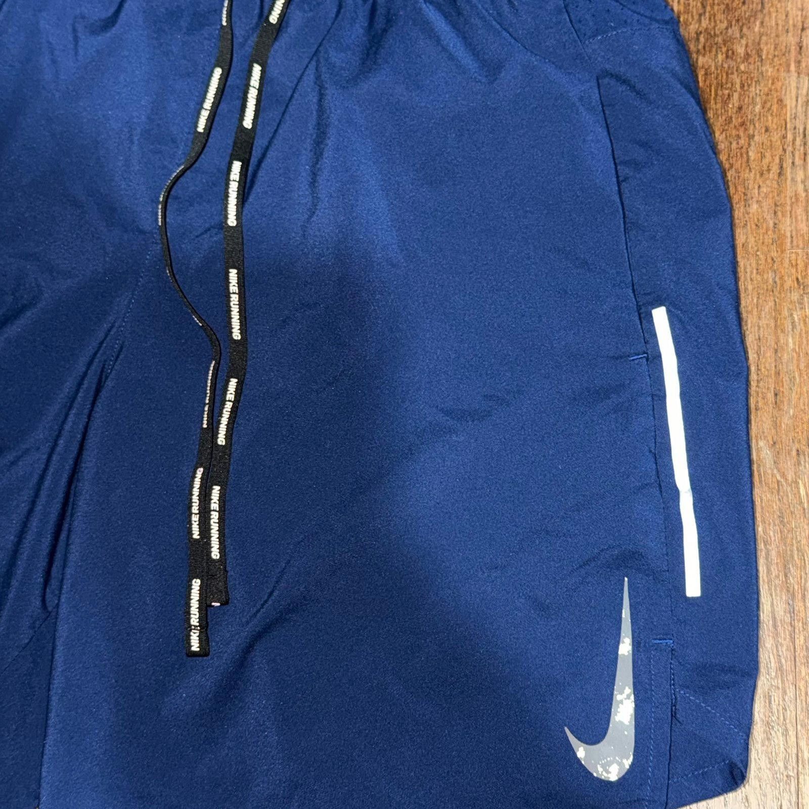 Nike Nike Flex Stride Shorts Navy Blue Used Mens SM 6.5” Rare Y2K Size US 30 / EU 46 - 2 Thumbnail