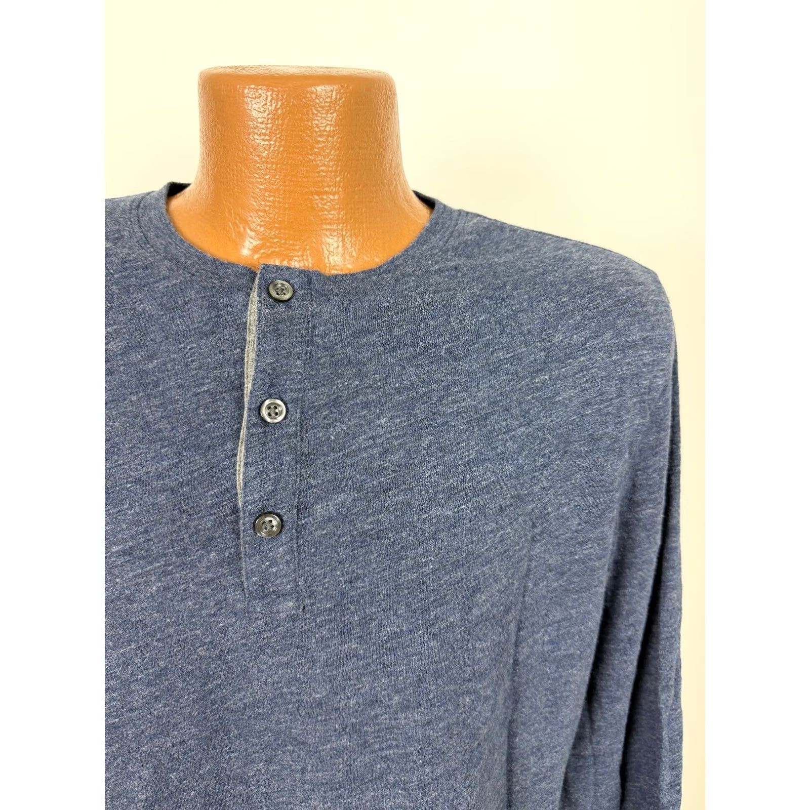 Banana Republic Banana Republic Henley Shirt Men M Navy Blue Lightweight Moisture Wicking Stretch Outdoor Casual Shirt Mens Size US M / EU 48-50 / 2 - 2 Thumbnail