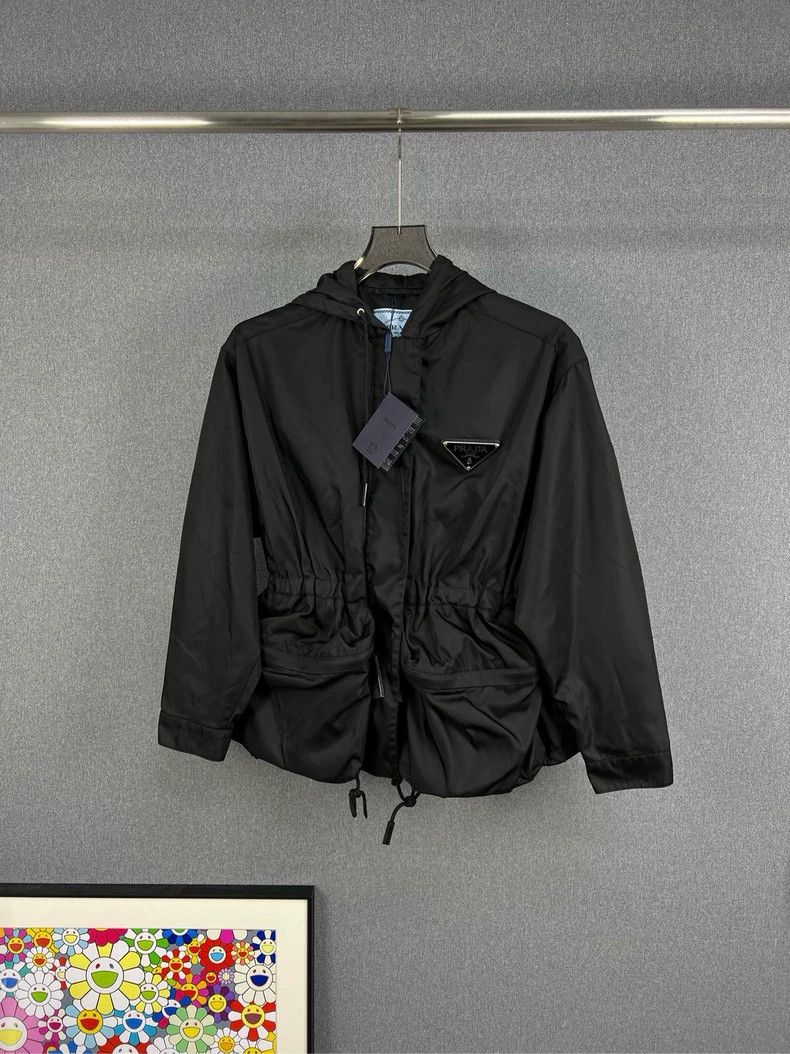 Prada Prada Size 36 New triangle standard windbreaker jacket 250 Size US XS / EU 42 / 0 - 1 Thumbnail