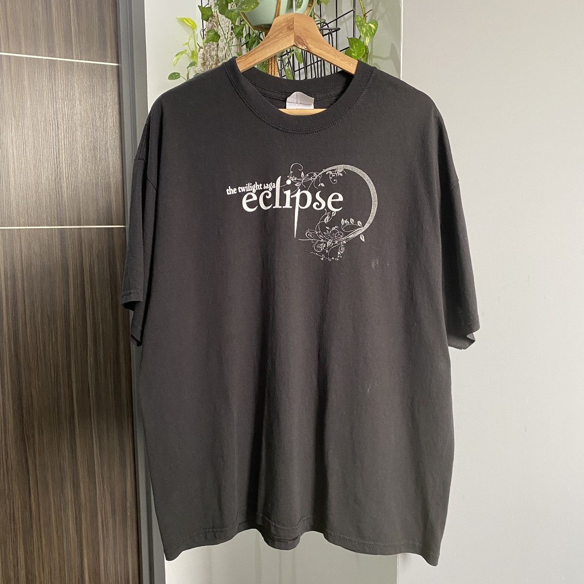 Vintage Vintage Y2K The Twilight Saga Promo Movie ERD GRUNGE TEE Size US XL / EU 56 / 4 - 1 Thumbnail