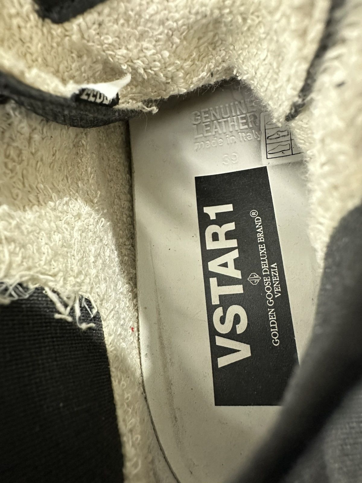 Golden Goose Golden Goose V-Star 1 Glitter Distressed Sole Hi Sneakers Size US 6.5 / EU 39-40 - 7 Thumbnail