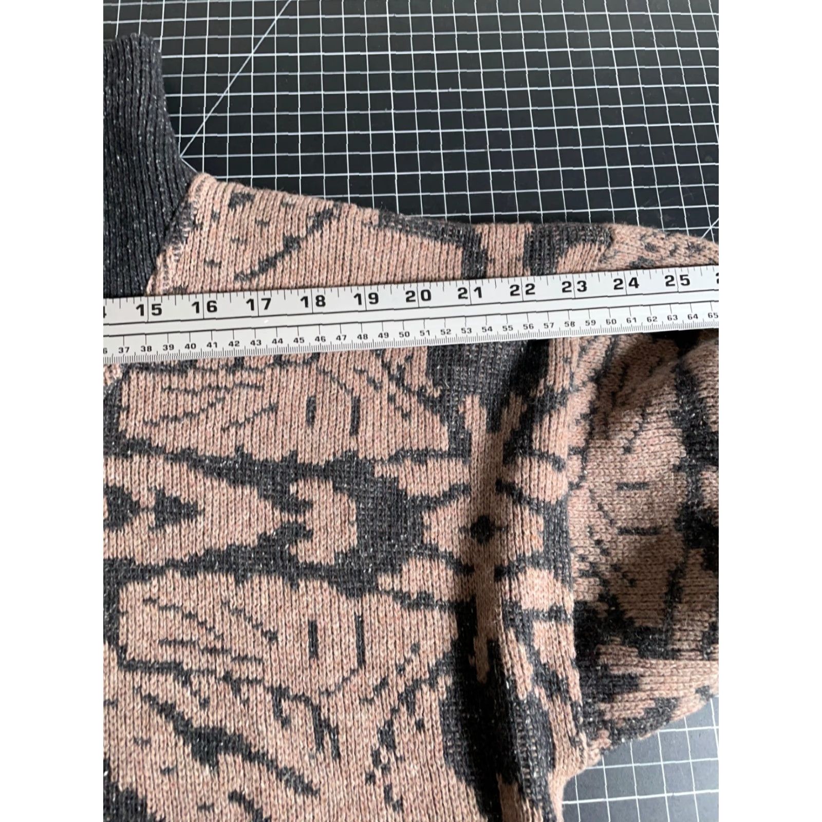 Vintage VINTAGE Amita Sweater Geometric Crew Neck Knit Made in Italy Oversized Wool Nylon Silk 1/4 Zip Men’s Small Beige 90s Retro Dad Casual Pullover Size US S / EU 44-46 / 1 - 7 Thumbnail