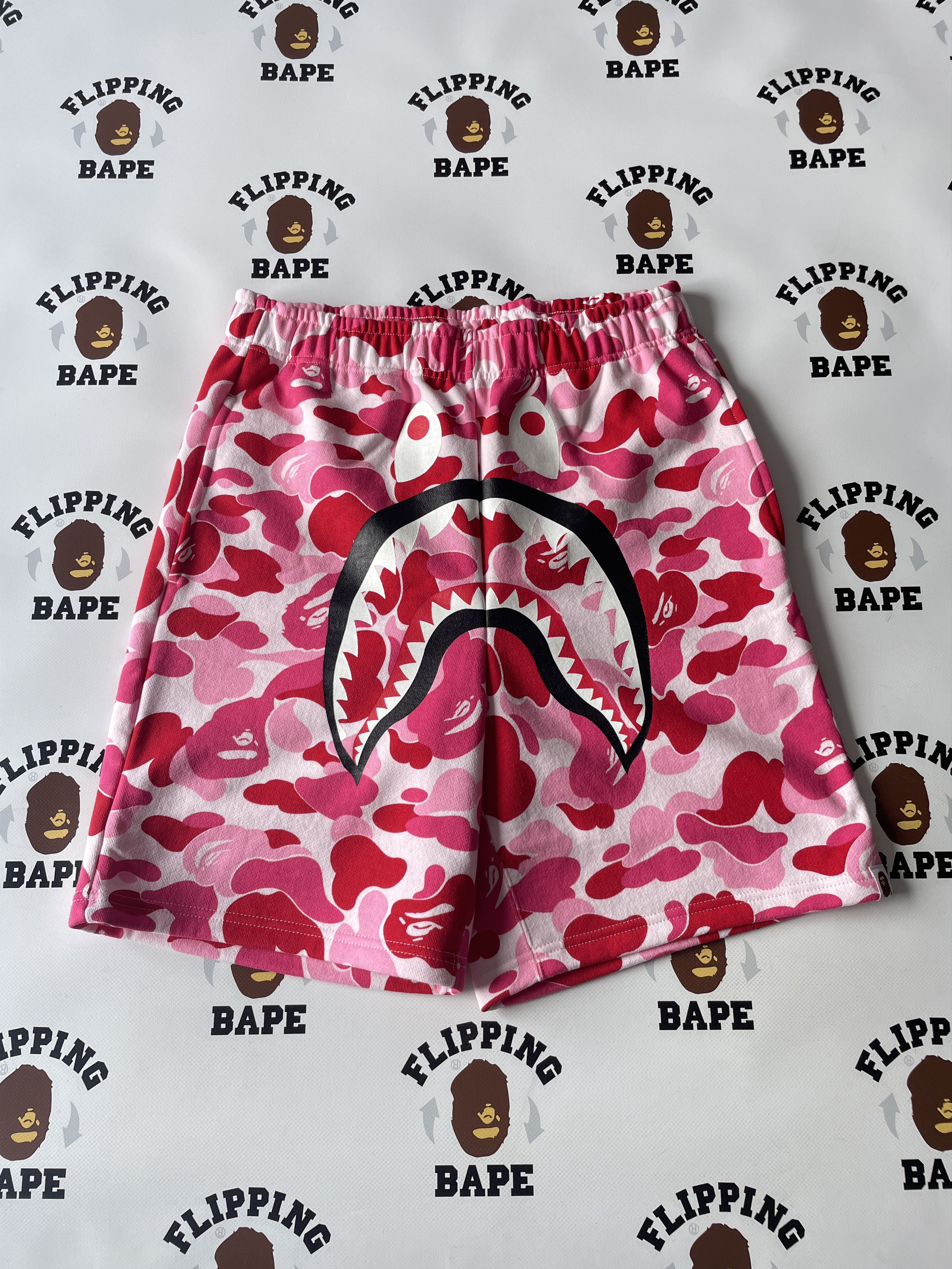 Bape BAPE ABC CAMO SHARK SWEAT SHORTS Size US 36 / EU 52 - 1 Thumbnail