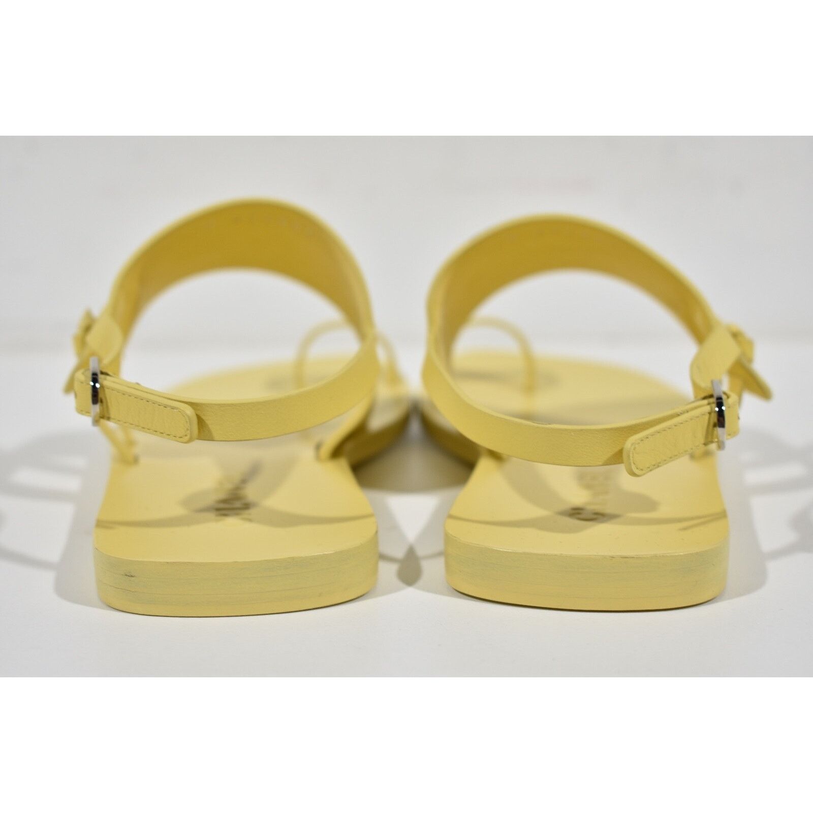 Chanel Chanel 21P Be CC Thong Yellow Leather White Logo Toe Size US 8.5 / IT 38.5 - 10 Thumbnail