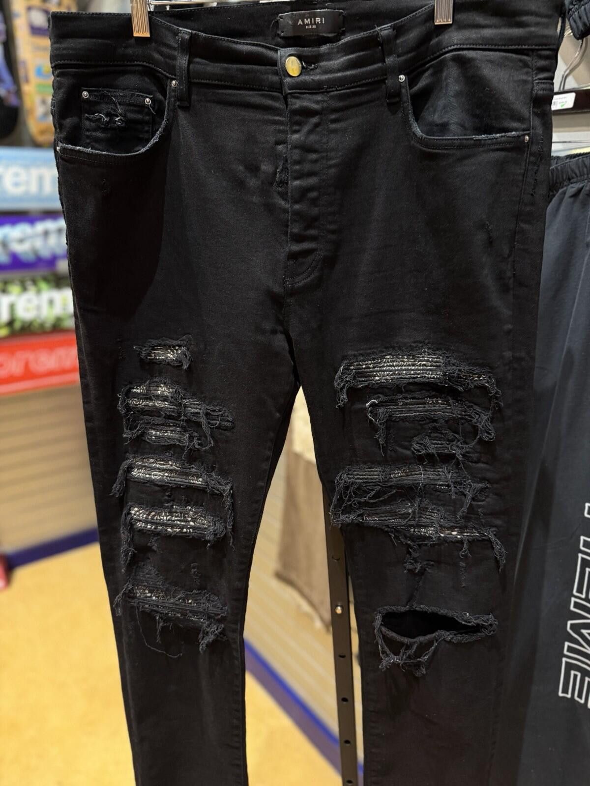 Amiri Size 36 - Amiri Black White Bandanna Jeans 100% Authentic Size US 38 / EU 54 - 6 Thumbnail