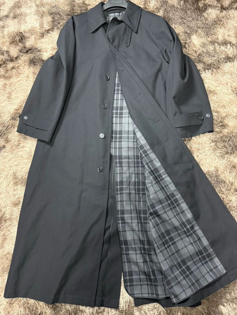 Balenciaga Balenciaga SS23 GARDE-ROBE Solid Long Coat Size US M / EU 48-50 / 2 - 2 Thumbnail