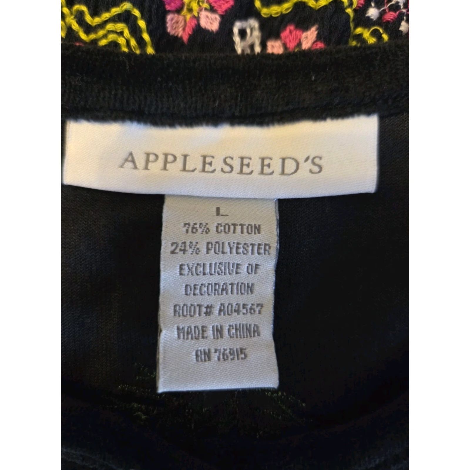 Vintage Appleseed's Black Velvet Christmas Embroidered Button Front Cardigan Womens L Size L / US 10 / IT 46 - 8 Thumbnail