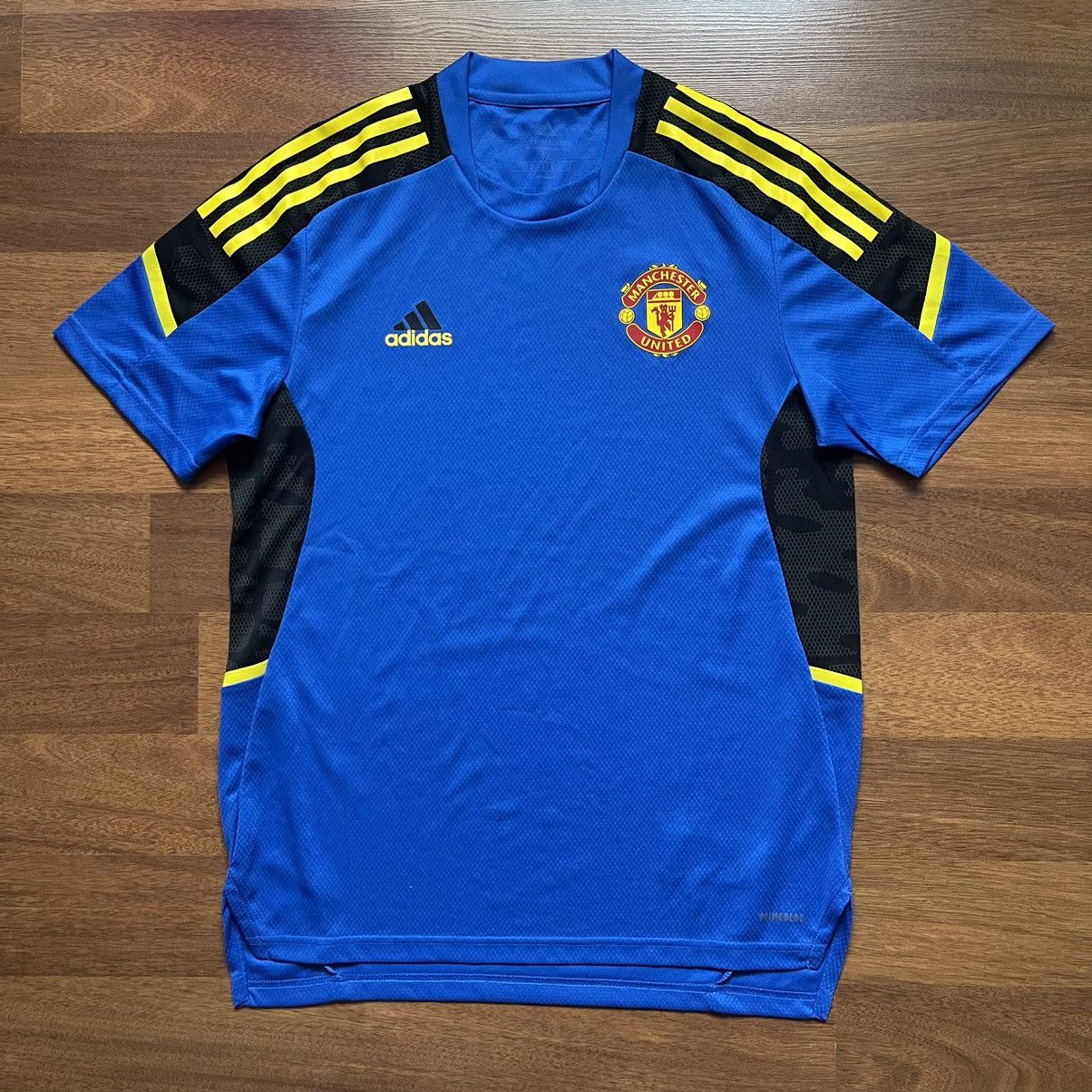Adidas MANCHESTER UNITED ADIDAS 2021/2022 FOOTBALL PRE MATCH JERSEY