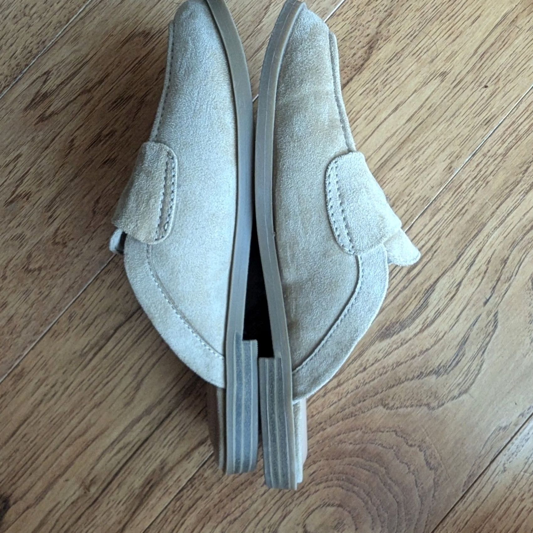 Old Navy Old Navy Sand Beige Vegan Suede Loafer Mule Flats Womens Sz 7 Minimalist Preppy Size US 7 / IT 37 - 4 Thumbnail