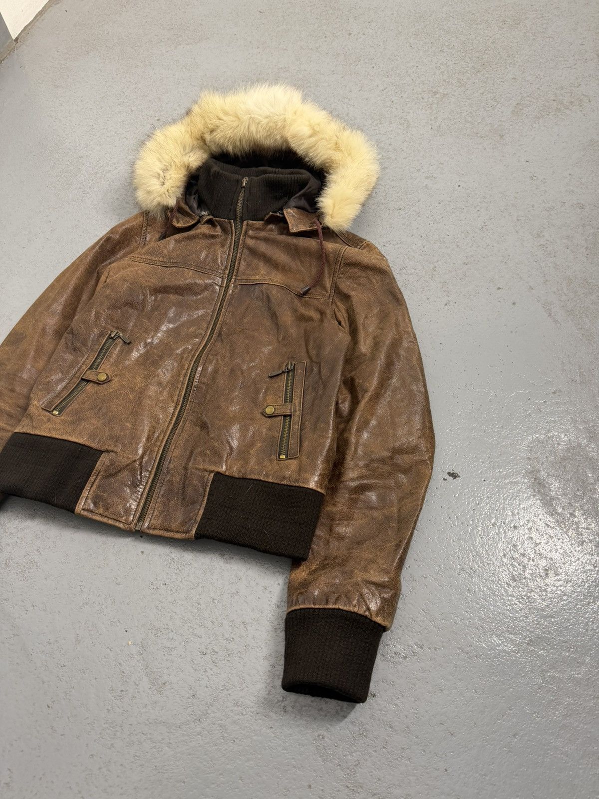 Leather Vintage Leather Fitted Fur Hooded Leather Jacket Size L / US 10 / IT 46 - 3 Thumbnail