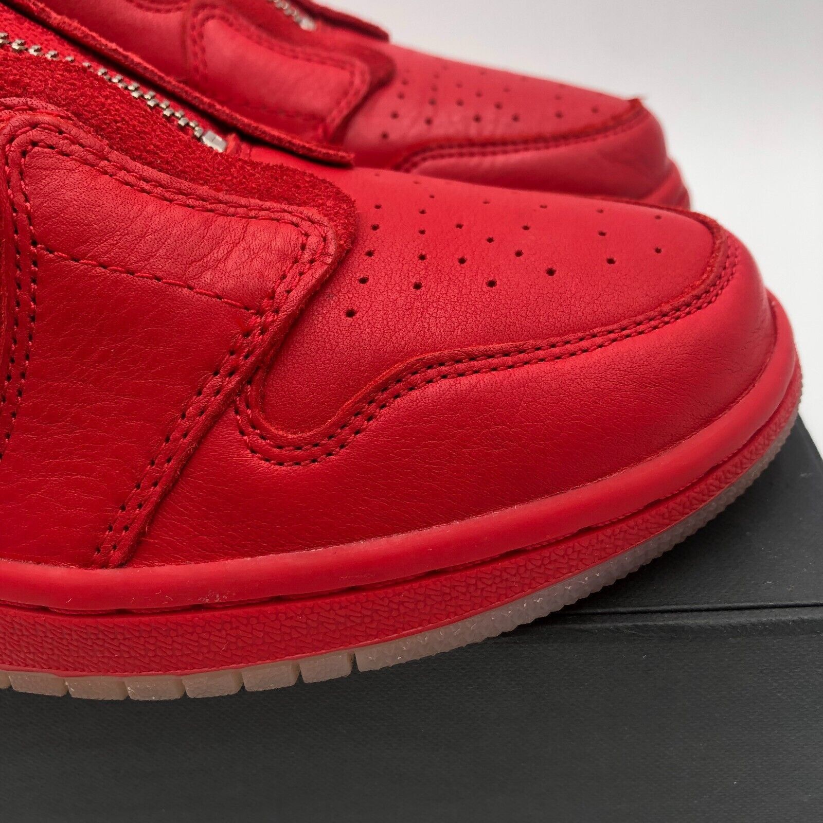 Jordan Brand × Vogue Size 6.5 - Jordan 1 Retro High Zip x Anna Wintour Red Size US 6.5 / IT 36.5 - 11 Thumbnail