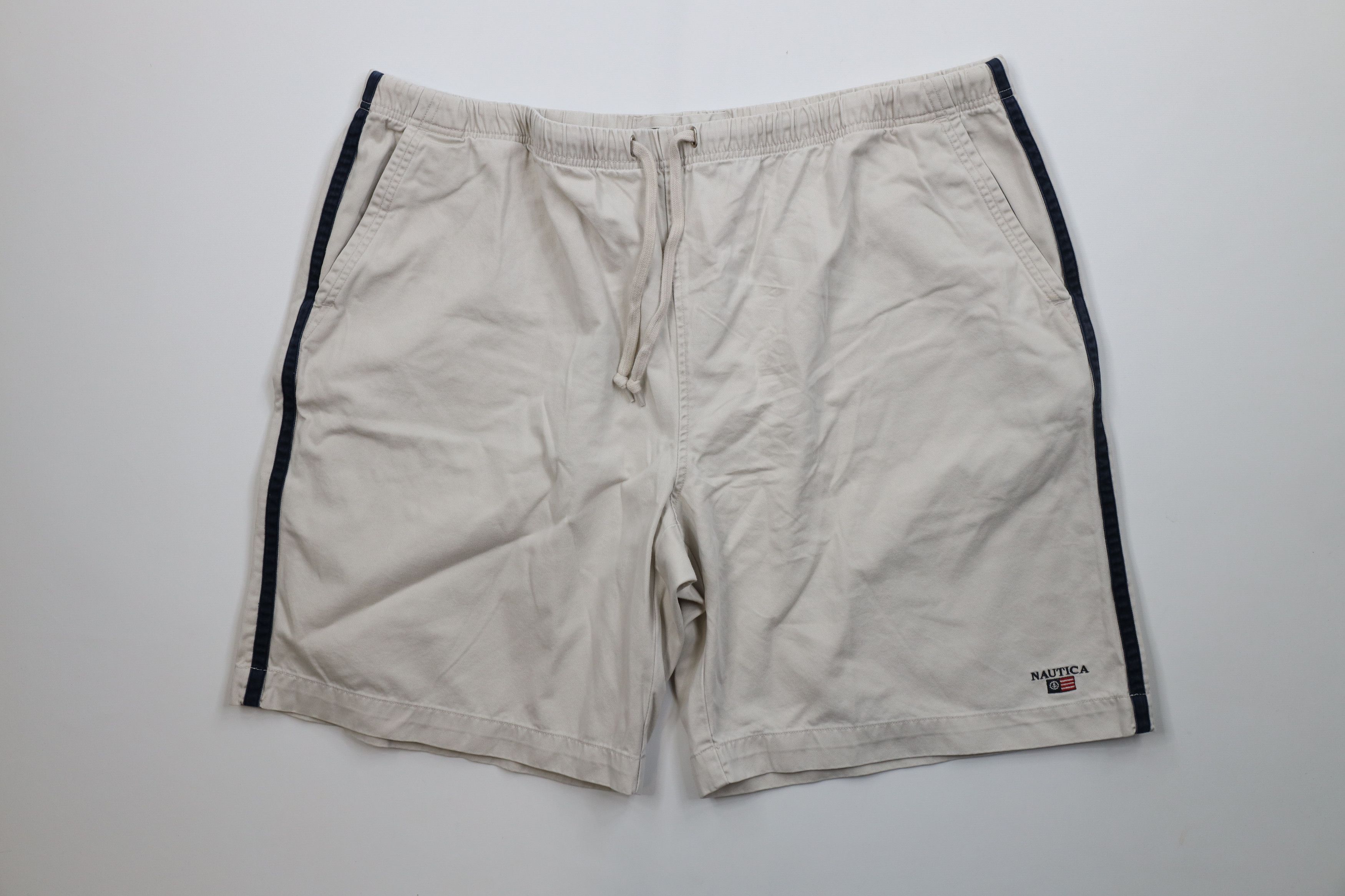 Nautica Vintage 90s Nautica Fit Spell Out Sailing Flag Shorts Beige Size US 38 / EU 54 - 1 Thumbnail