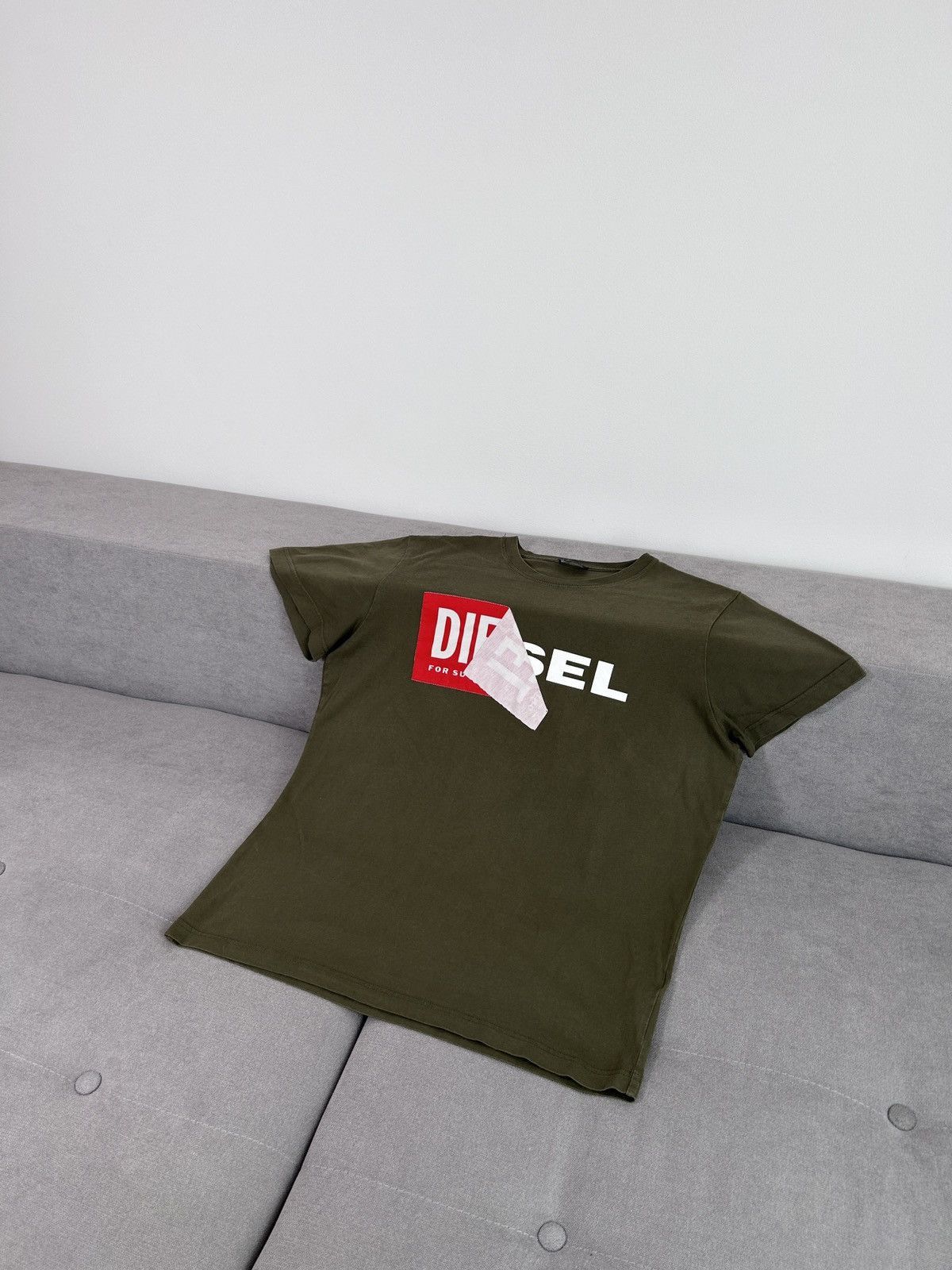 Diesel Vintage Diesel khaki T-Shirt Big Logo Y2K Ultra Rare Item Size US L / EU 52-54 / 3 - 1 Thumbnail