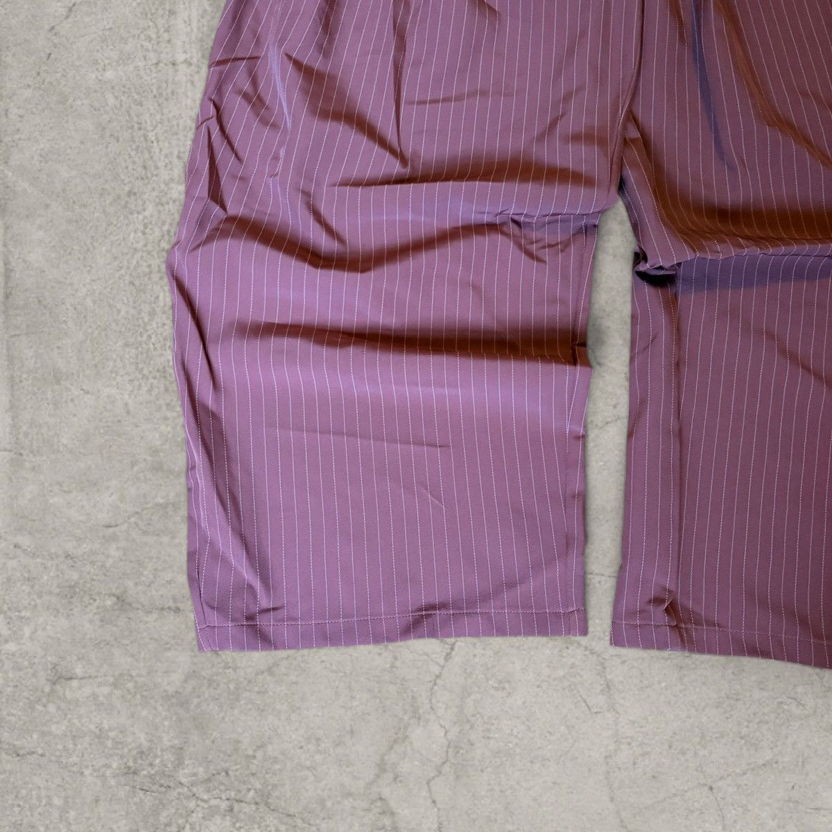 Japanese Brand Wide leg Japanese style trousers, burgundy pinstripe. Size L Size US 34 / EU 50 - 2 Thumbnail