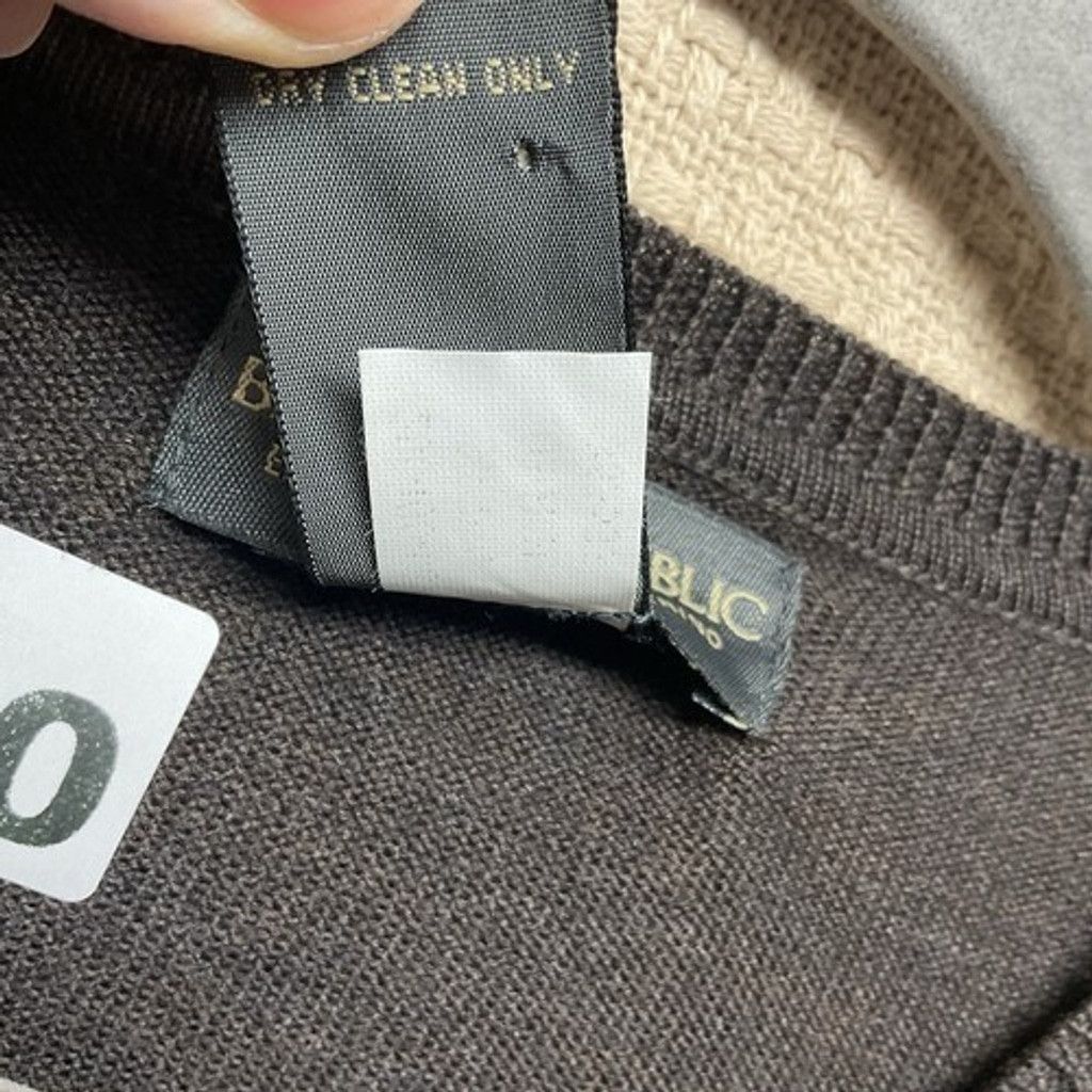 Banana Republic NWOT Banana Republic Merino Wool V-neck Sweater Men 2XL Size US XXL / EU 58 / 5 - 3 Thumbnail