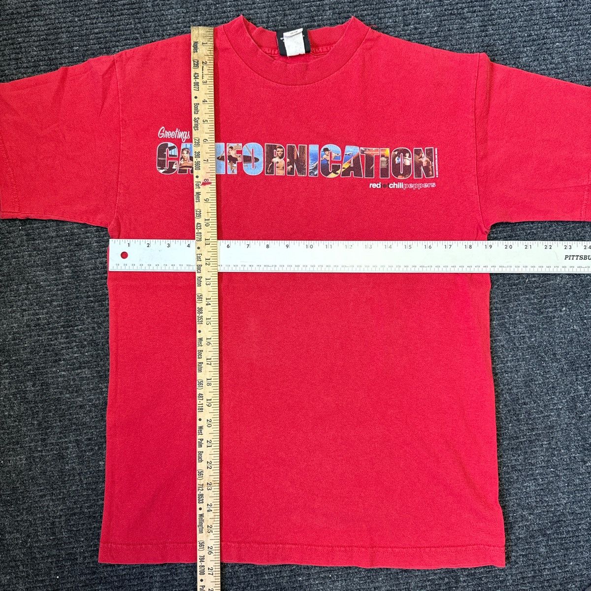 Giant Vintage Red Hot Chili Peppers Californication Band Tee Size US M / EU 48-50 / 2 - 7 Thumbnail