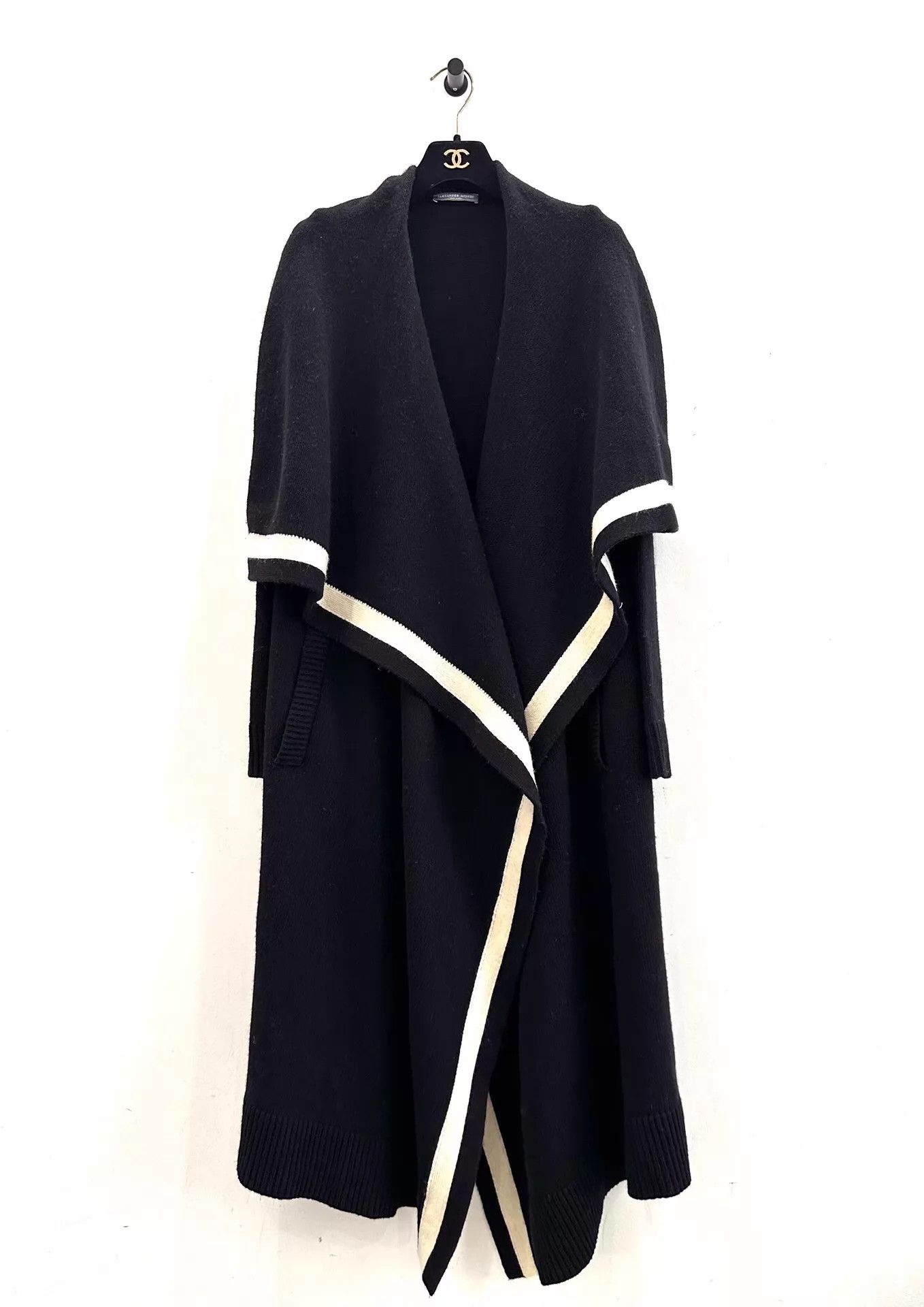 Alexander McQueen McQueen women's black long wool coat white stripe logo M Size M / US 6-8 / IT 42-44 - 1 Thumbnail