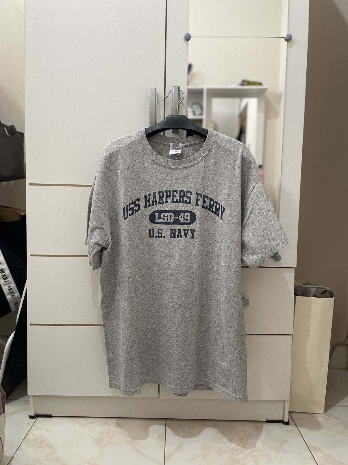 Gildan Vintage USS Harpers Ferry LSD-49 U.S. Navy Tee Size US L / EU 52-54 / 3 - 1 Thumbnail
