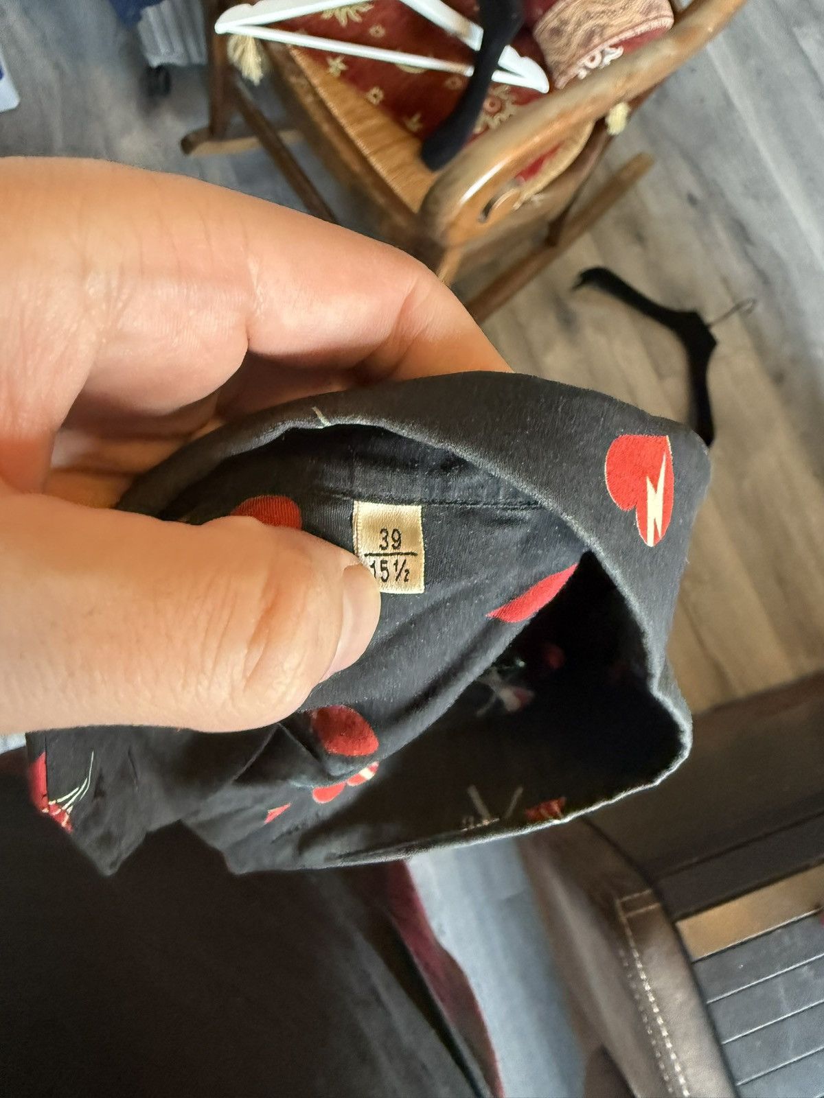 Saint Laurent Paris Black Shirt with Heart and Floral Motif Print Size US M / EU 48-50 / 2 - 7 Thumbnail