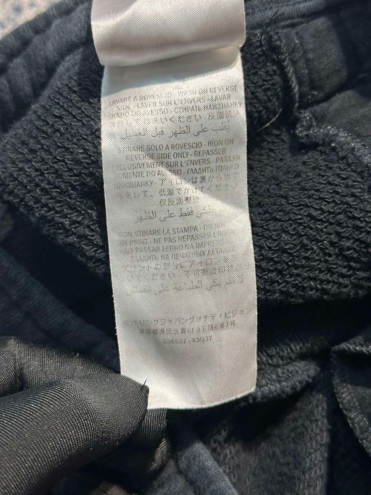 Gucci GUCCI LOGO SHORT PANTS Size US 38 / EU 54 - 7 Thumbnail