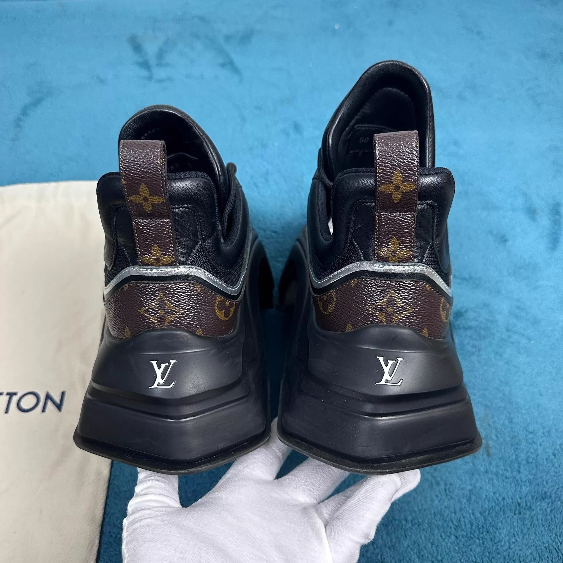Louis Vuitton LV Trainer 2.0 Black Brown US8/42 Like New Size US 9 / EU 42 - 4 Thumbnail