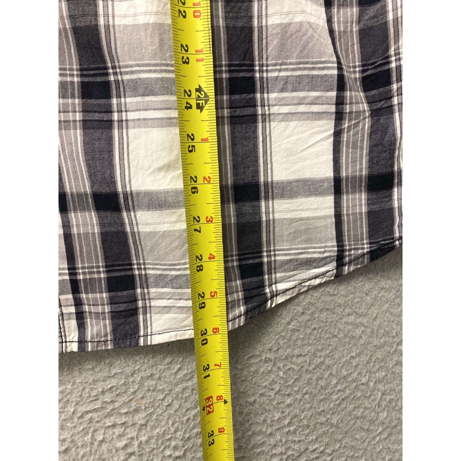 Levi's Levi's Western Shirt Men L Gray Plaid Pearl Snap Short Sleeve Button-Up Casual Workwear Regular Fit Size US L / EU 52-54 / 3 - 6 Thumbnail
