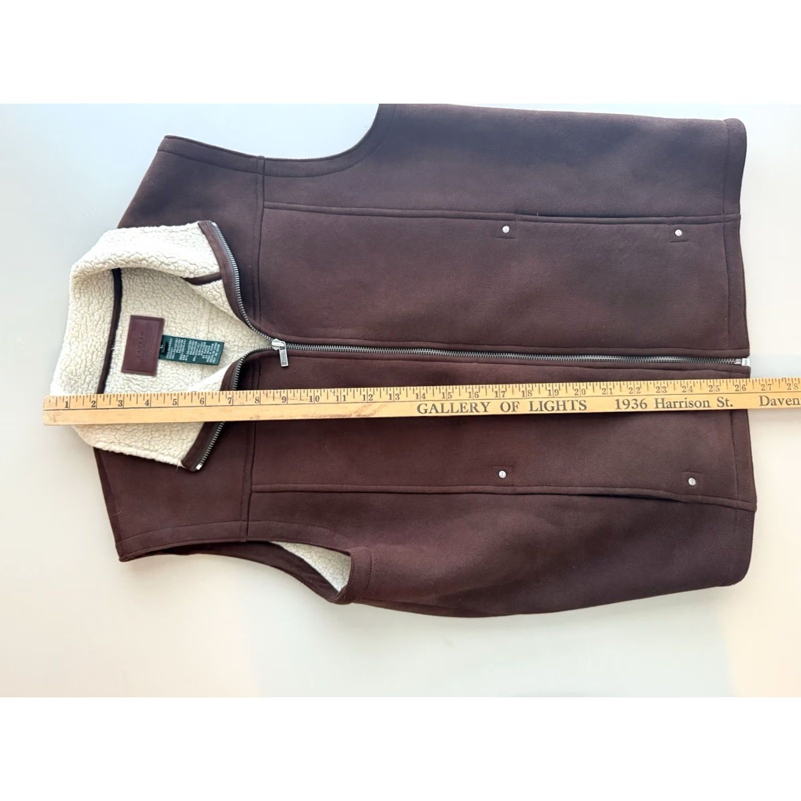Ralph Lauren VINTAGE? No, not vintage. Lauren Ralph Lauren Womens L Brown Fleece-Lined Zip Vest Sherpa Collar Preppy Size L / US 10 / IT 46 - 5 Thumbnail