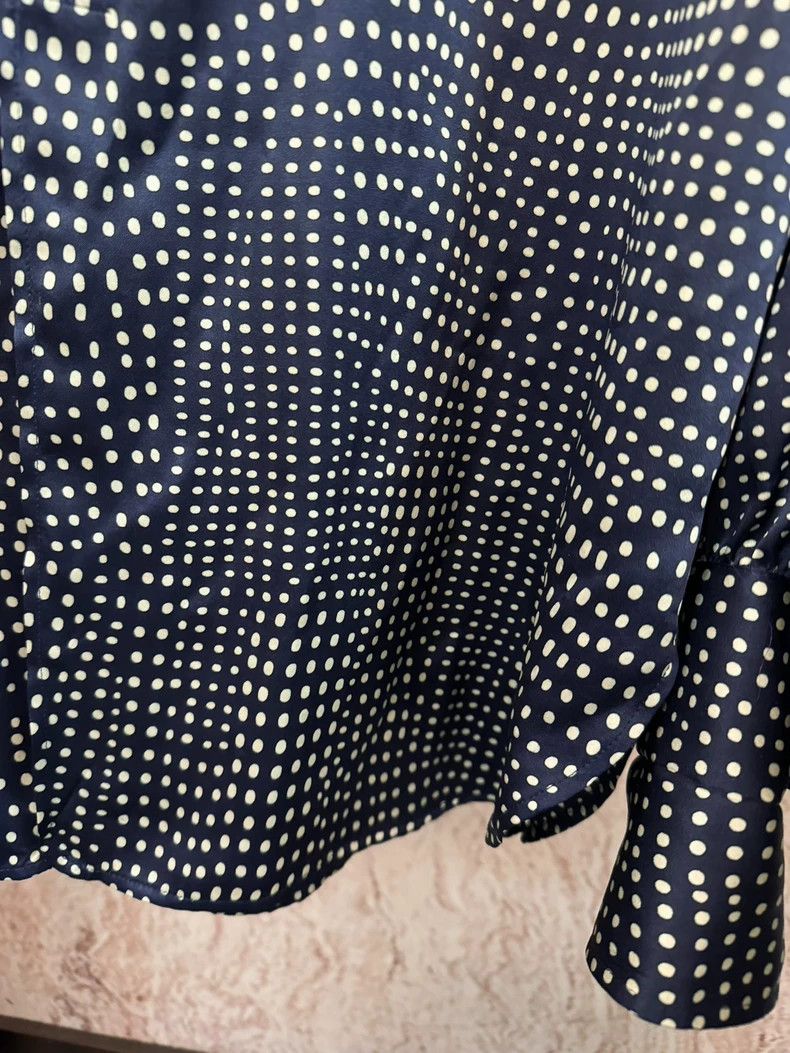 Yves Saint Laurent Saint Laurent size 39 20SS Silk Blue Polka-Dot Shirt 2503- Size US M / EU 48-50 / 2 - 2 Thumbnail