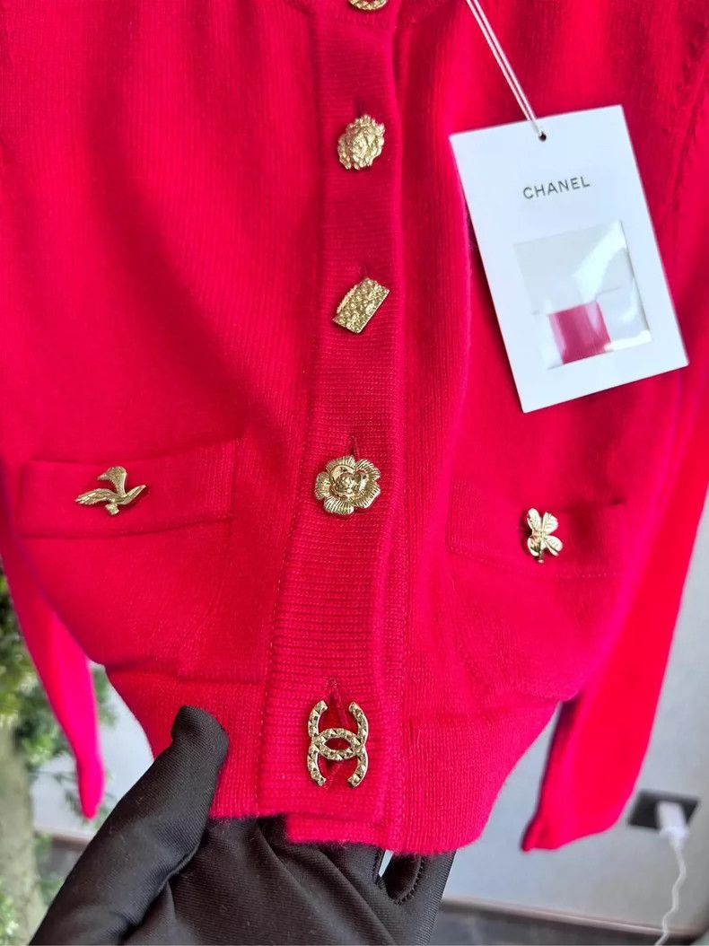 Chanel Chanel 22b badge knitted cardigan rose red coat Size XXS / US 00 / IT 34 - 6 Thumbnail