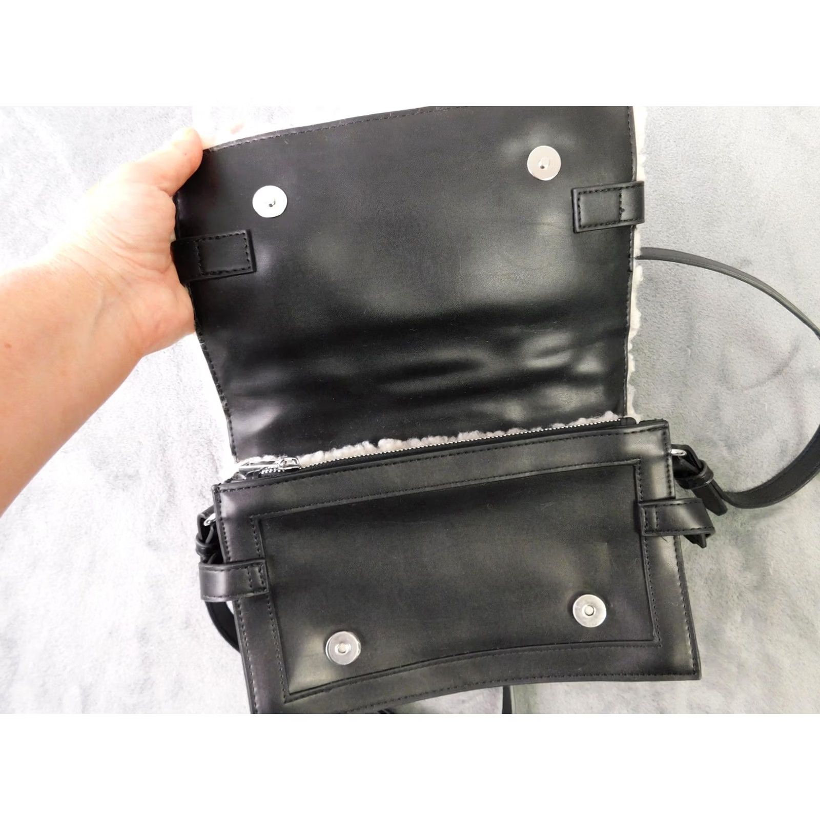 Zara Zara Crossbody Bag Medium Black Faux Leather City Quilted Size ONE SIZE - 5 Thumbnail