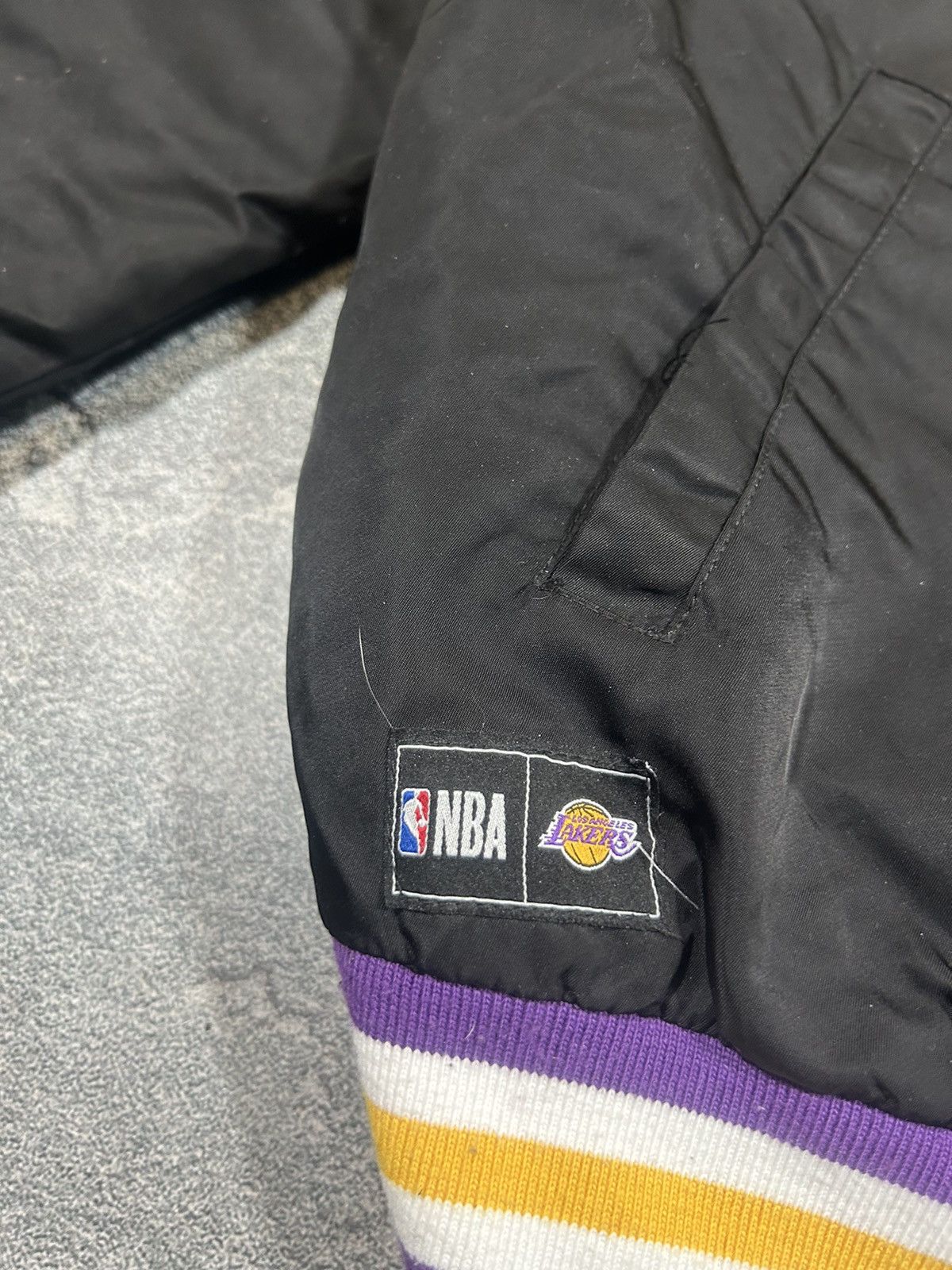 NBA LEBRON JAMES LAKERS 23 BIG LOGO VARSITY BOMBER JACKET Size US S / EU 44-46 / 1 - 3 Thumbnail