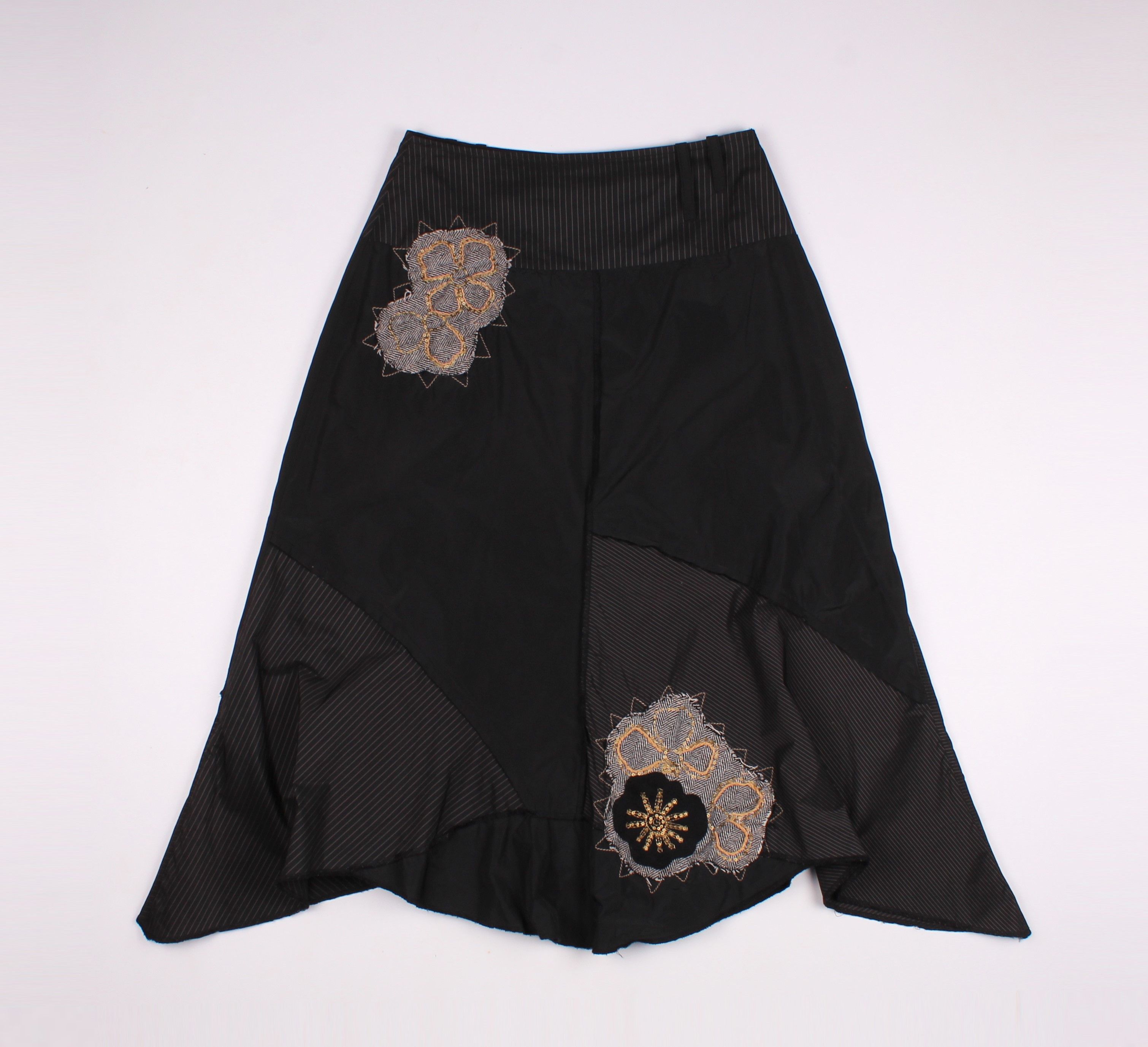 Vintage Vintage Loraine Nylon Patchwork Floral Application Skirt Size 26" / US 2 / IT 38 - 1 Thumbnail