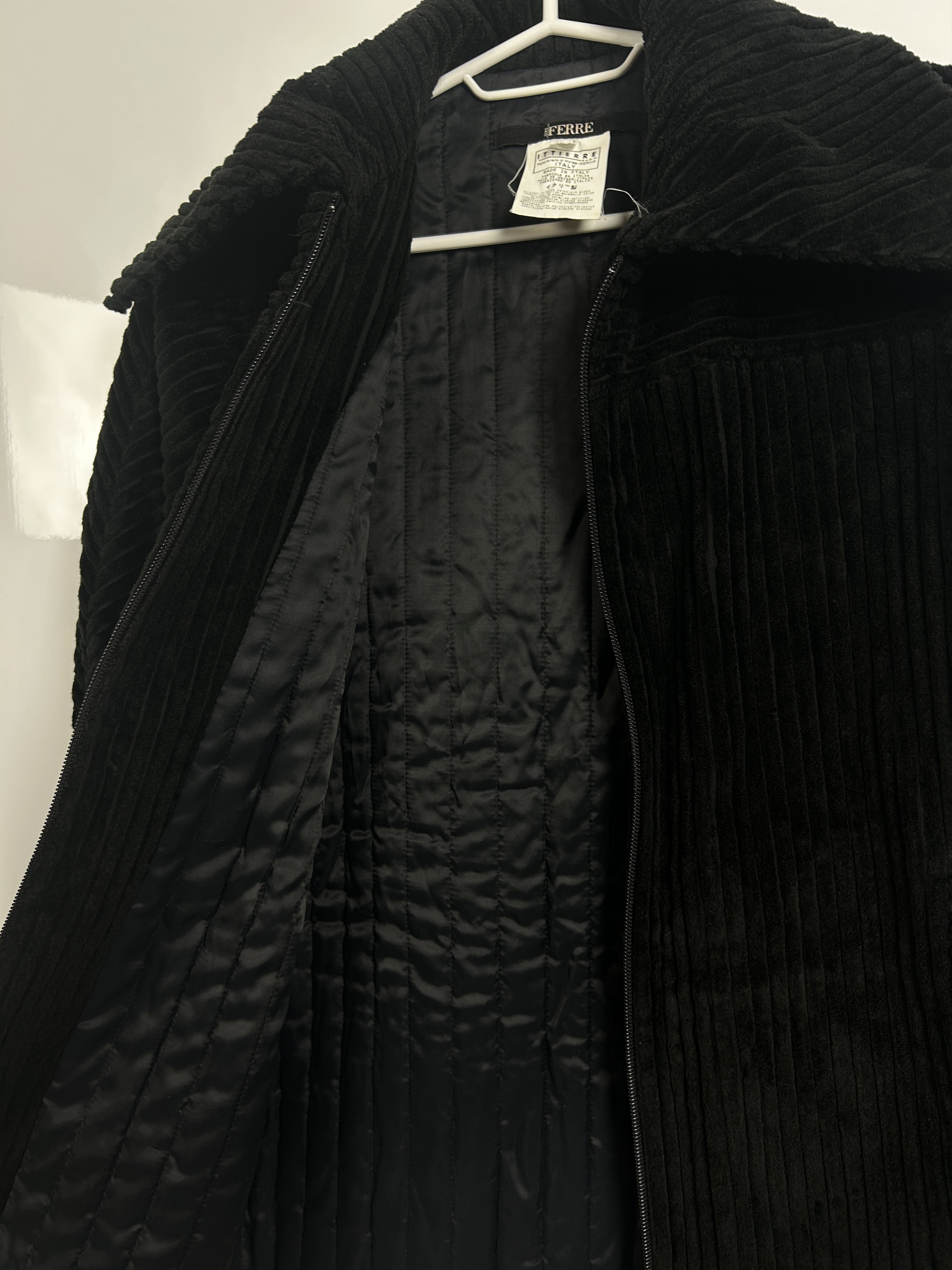 Gianfranco Ferre Gianfranco Ferre Vintage Velvet Zip Blazer Jacket Size M / US 6-8 / IT 42-44 - 3 Thumbnail