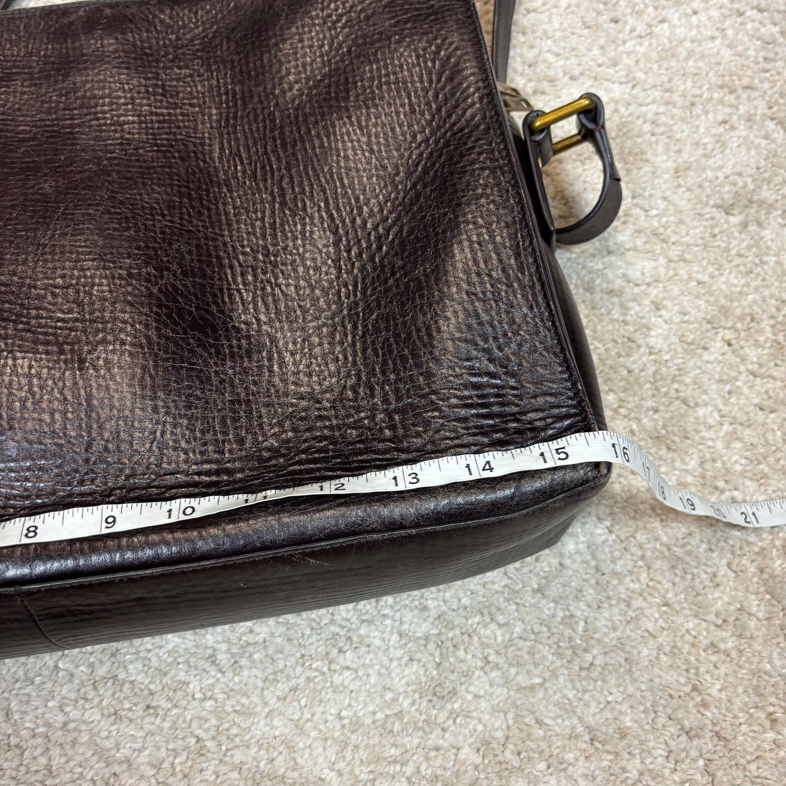 Louis Vuitton Louis Vuitton Taiga Brown Leather Messenger Shoulder Bag Size ONE SIZE - 16 Thumbnail