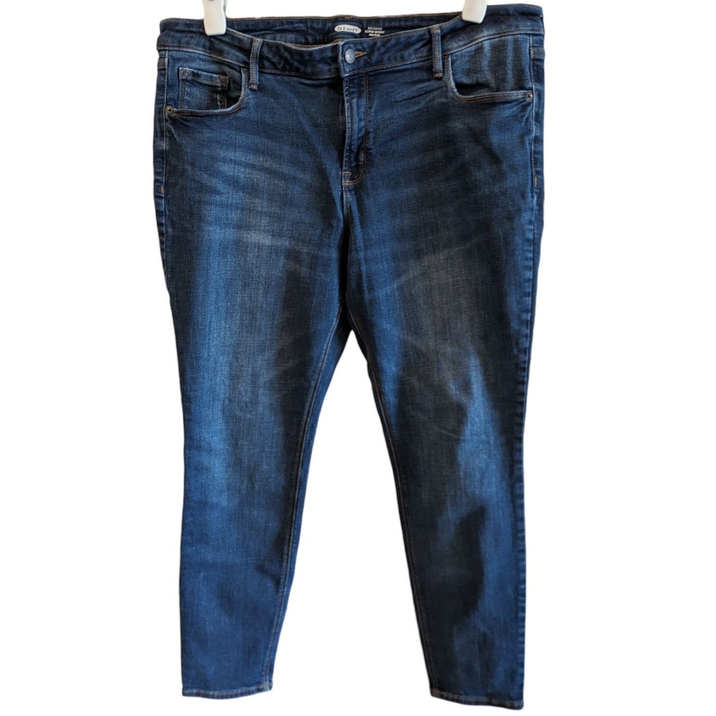 Old Navy Old Navy Rockstar Super Skinny Mid-Rise Jeans in Campbell Size 40" / US 18 - 2 Thumbnail