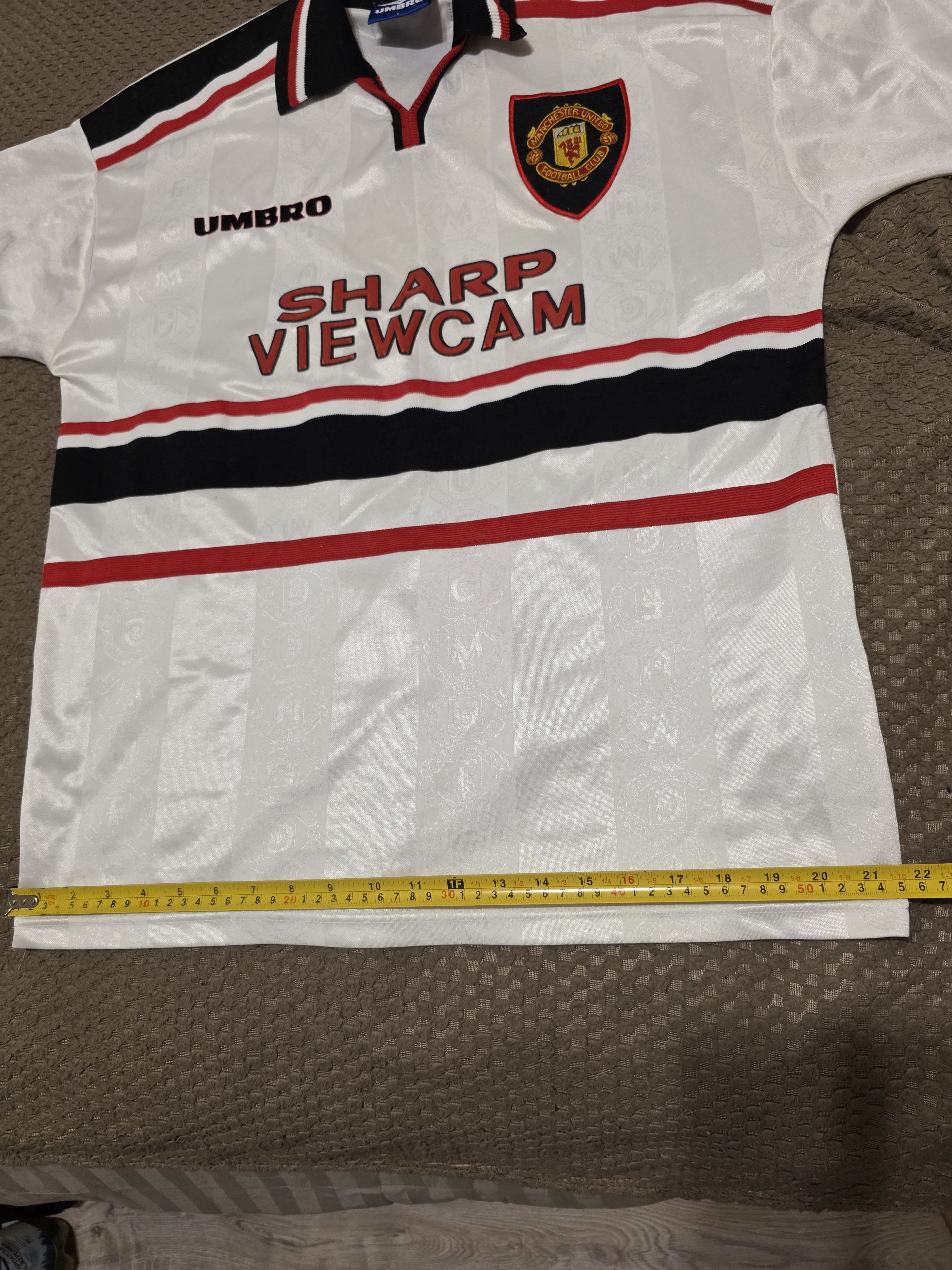Umbro 1997-99 Manchester United Umbro Away Jersey perfect conditio Size US L / EU 52-54 / 3 - 10 Thumbnail