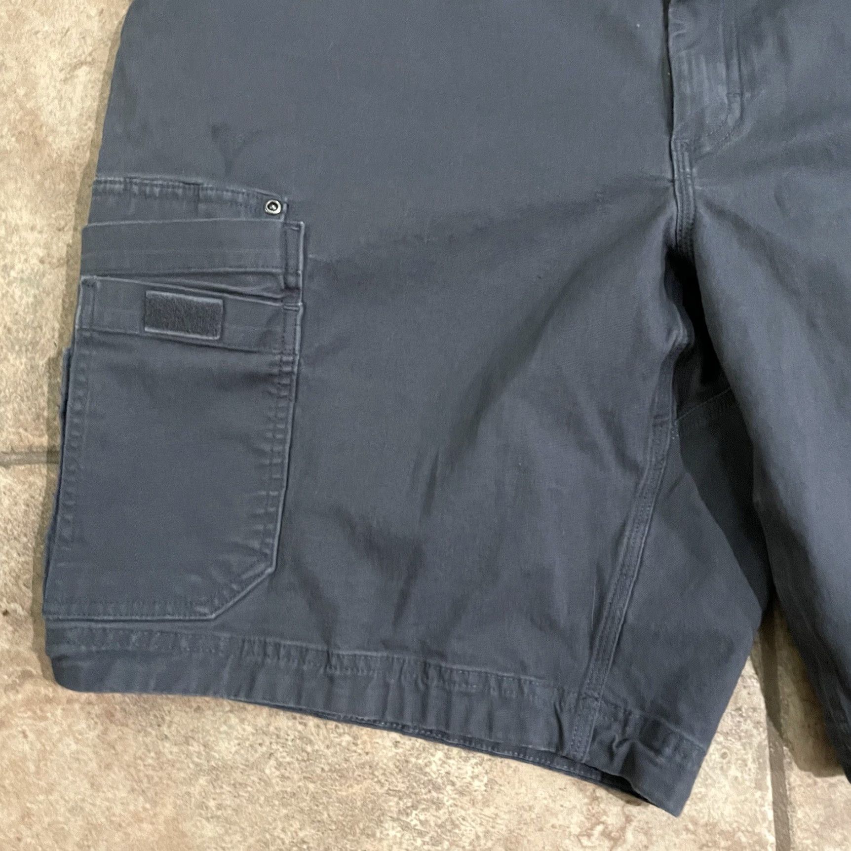 CO Duluth Cargo Shorts Mens 46 97% Cotton Dark Blue Flex Fire Hose Size US 30 / EU 46 - 3 Thumbnail