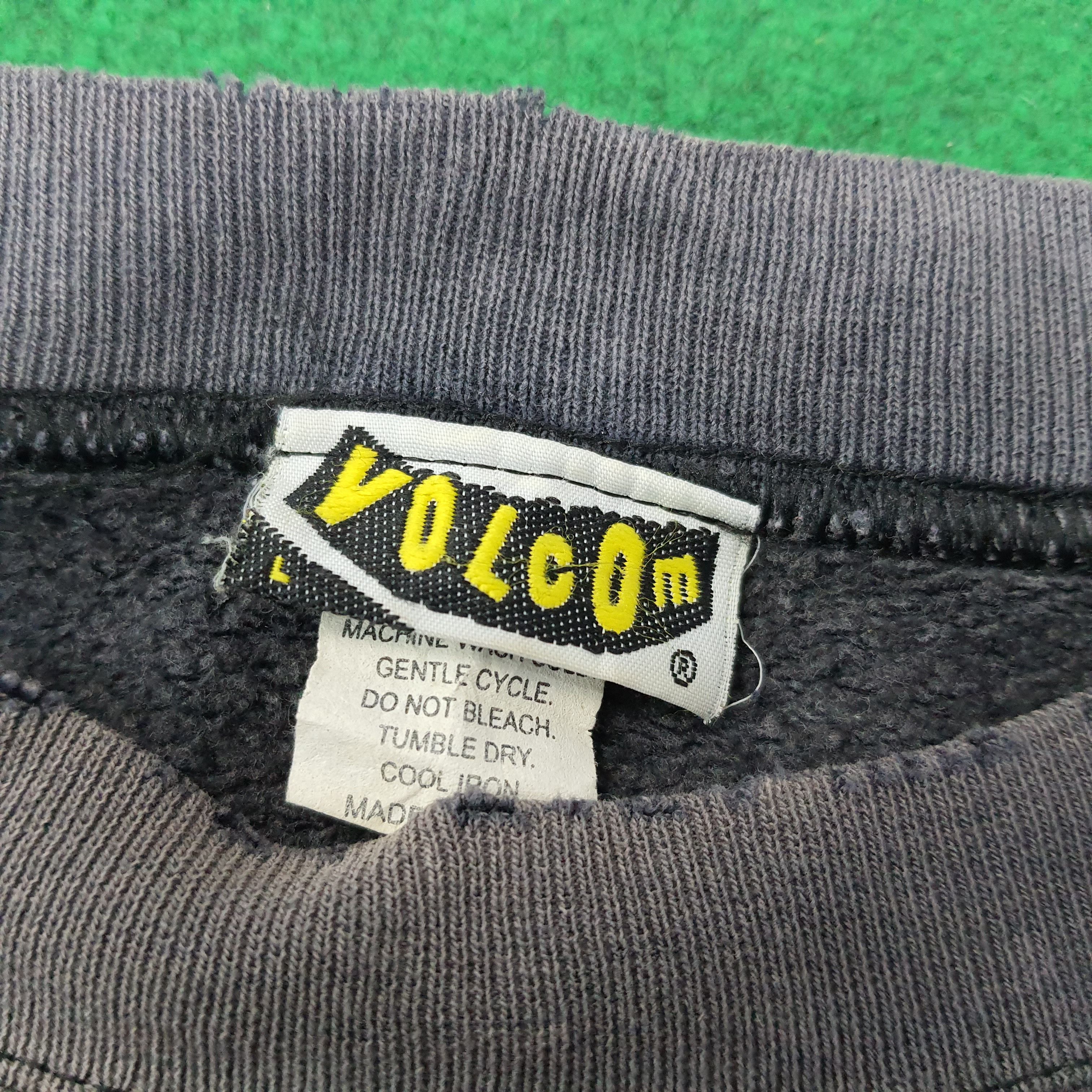 Japanese Brand × Volcom Vintage Volcom Streetwear Sweatshirts C229N12 Size US XL / EU 56 / 4 - 7 Thumbnail