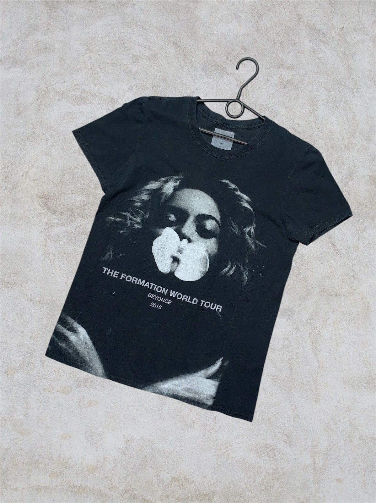 Vintage Beyoncé vintage tour T-shirt 2016 tee Size S Size US S / EU 44-46 / 1 - 1 Thumbnail