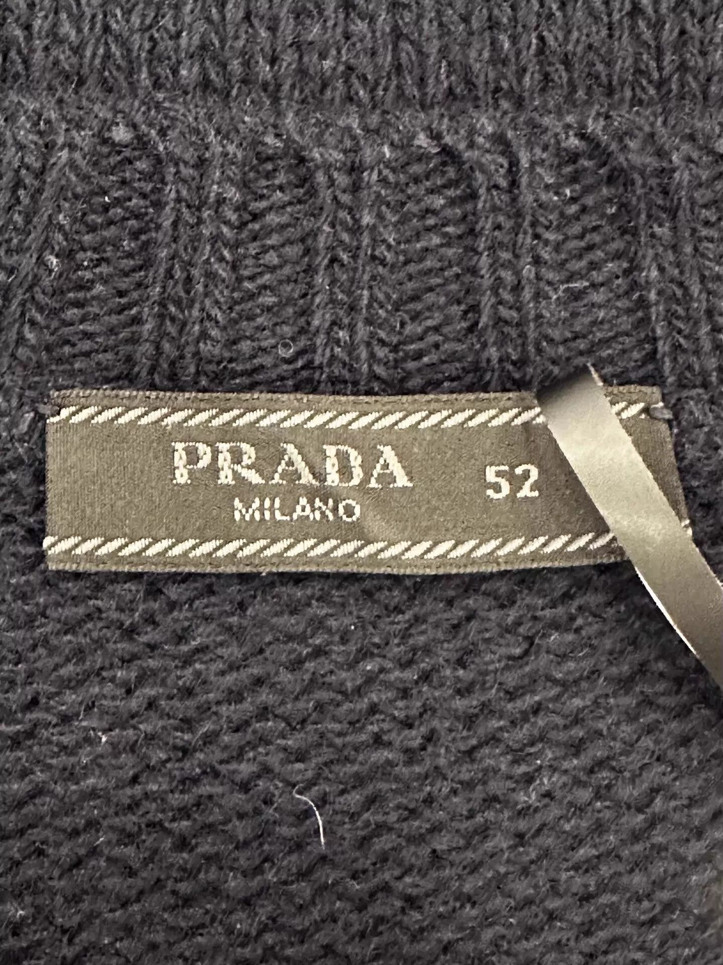 Prada Prada Men's Navy Blue Knit Sweater White Logo 52 New Size US L / EU 52-54 / 3 - 5 Thumbnail