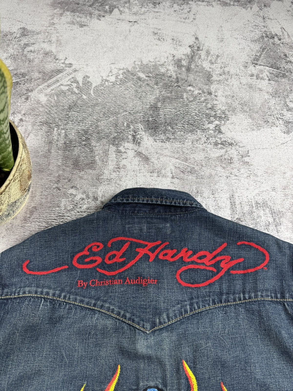 Ed Hardy Vintage Ed Hardy Dragon Y2K Denim Jeans Jacket Faded Shirt Size US XL / EU 56 / 4 - 11 Thumbnail