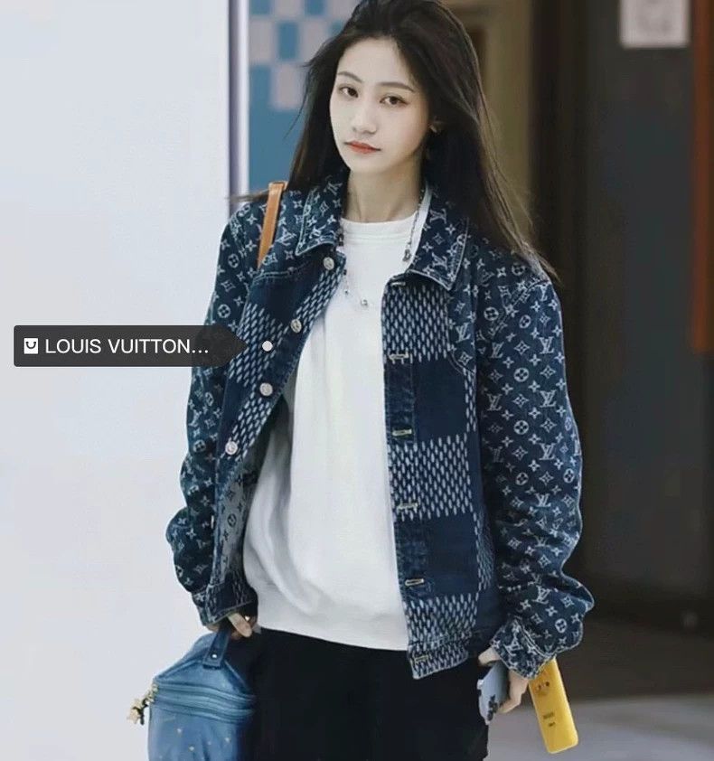 Louis Vuitton Louis Vuitton Navy blue logo full print patchwork jacket 25 Size US S / EU 44-46 / 1 - 7 Thumbnail