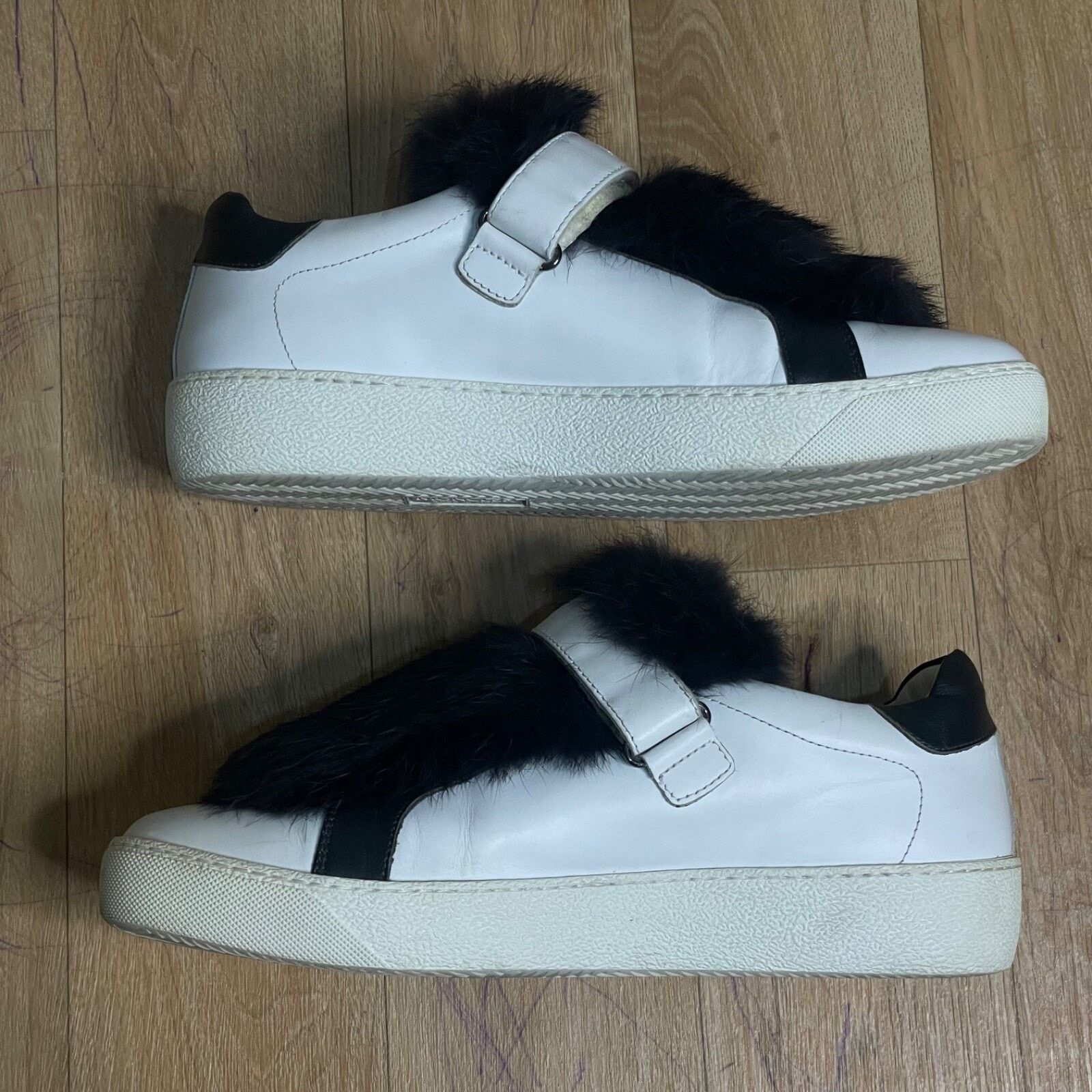 Moncler MONCLER women's shoes sneakers leather LUCIE FUR Low Top Size US 9 / IT 39 - 4 Thumbnail