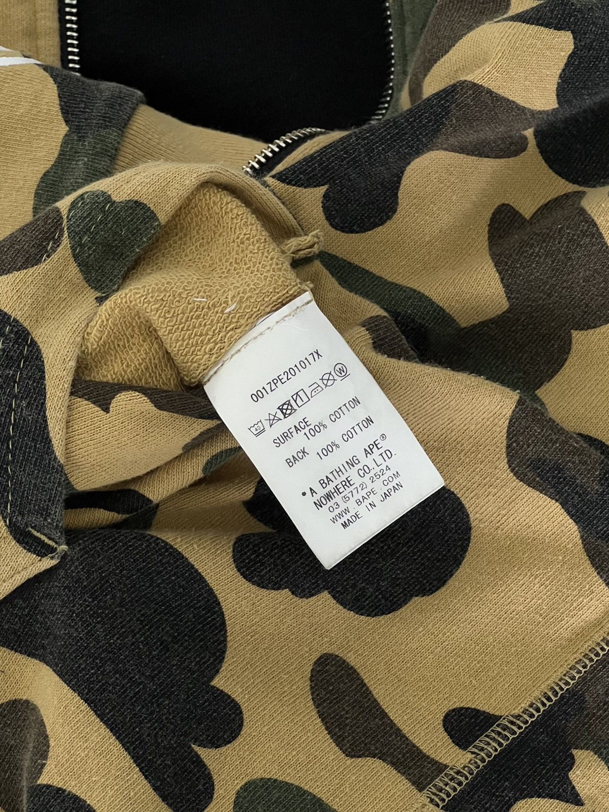 Bape Reversible camouflage with black Bape Shark print hoodie Size US S / EU 44-46 / 1 - 15 Thumbnail