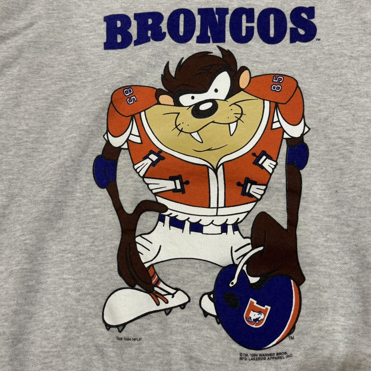 Vintage 1994 Denver Broncos Taz Sweatshirt Looney Tunes NFL